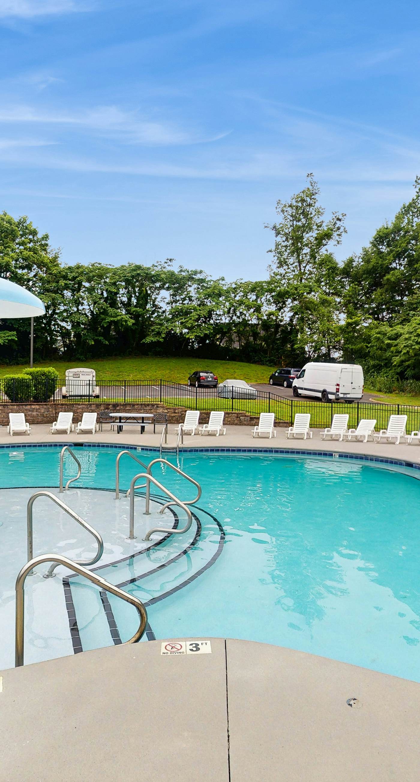 Fun Near Downtown Escape・Pool Access・Games・Hot tub