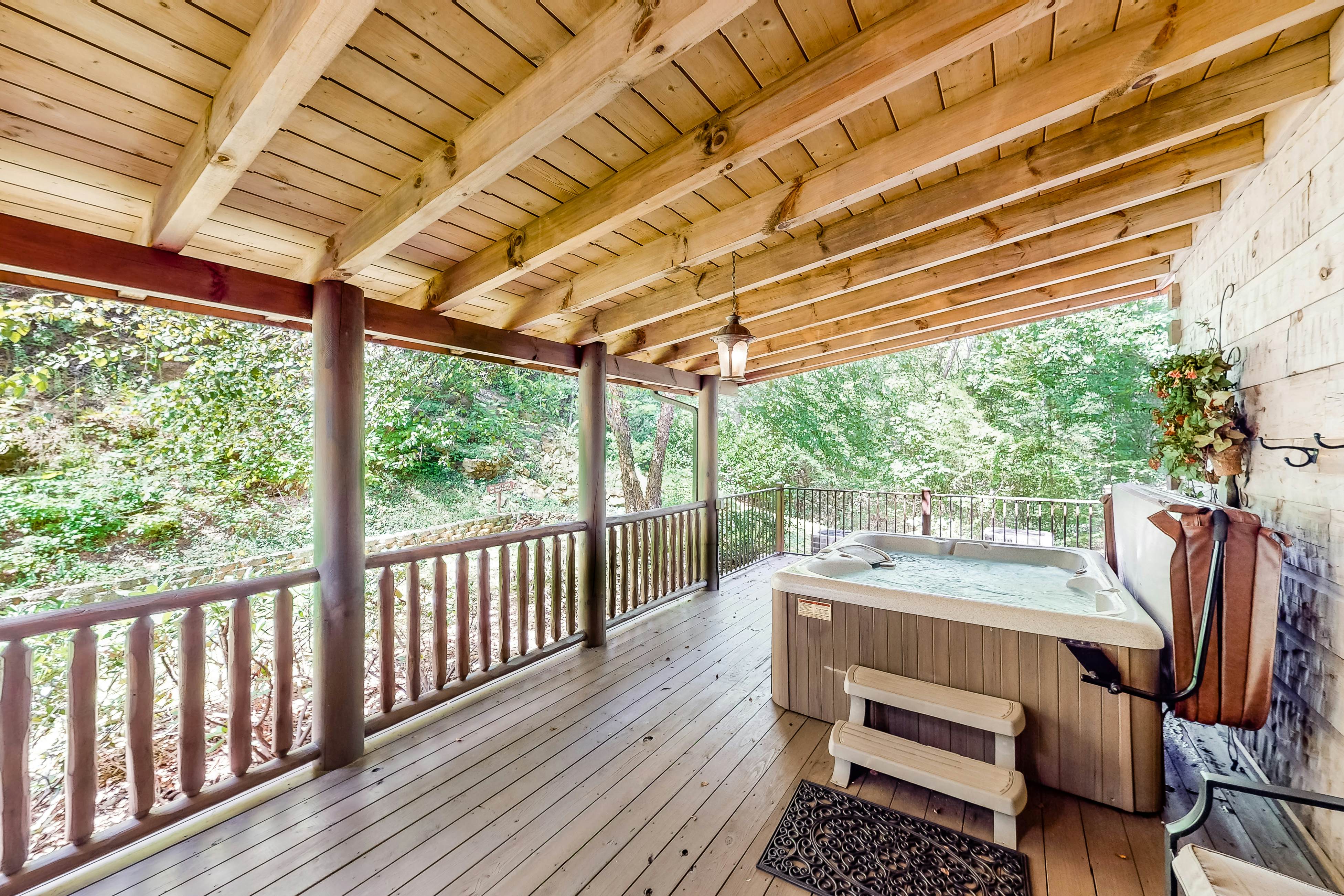 Gorgeous Log House, Sleeps 12・Hot Tub・Game Room