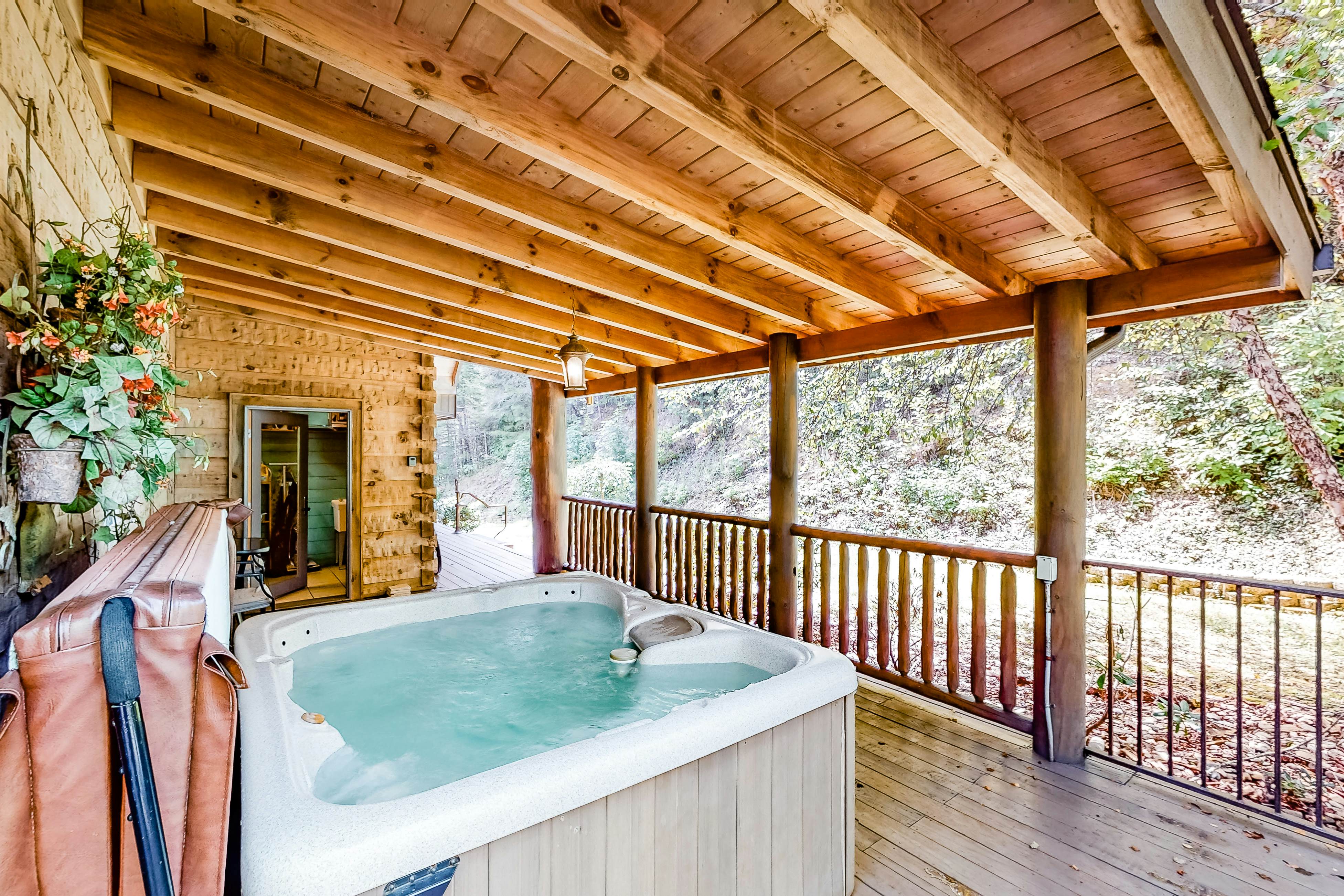 Gorgeous Log House, Sleeps 12・Hot Tub・Game Room
