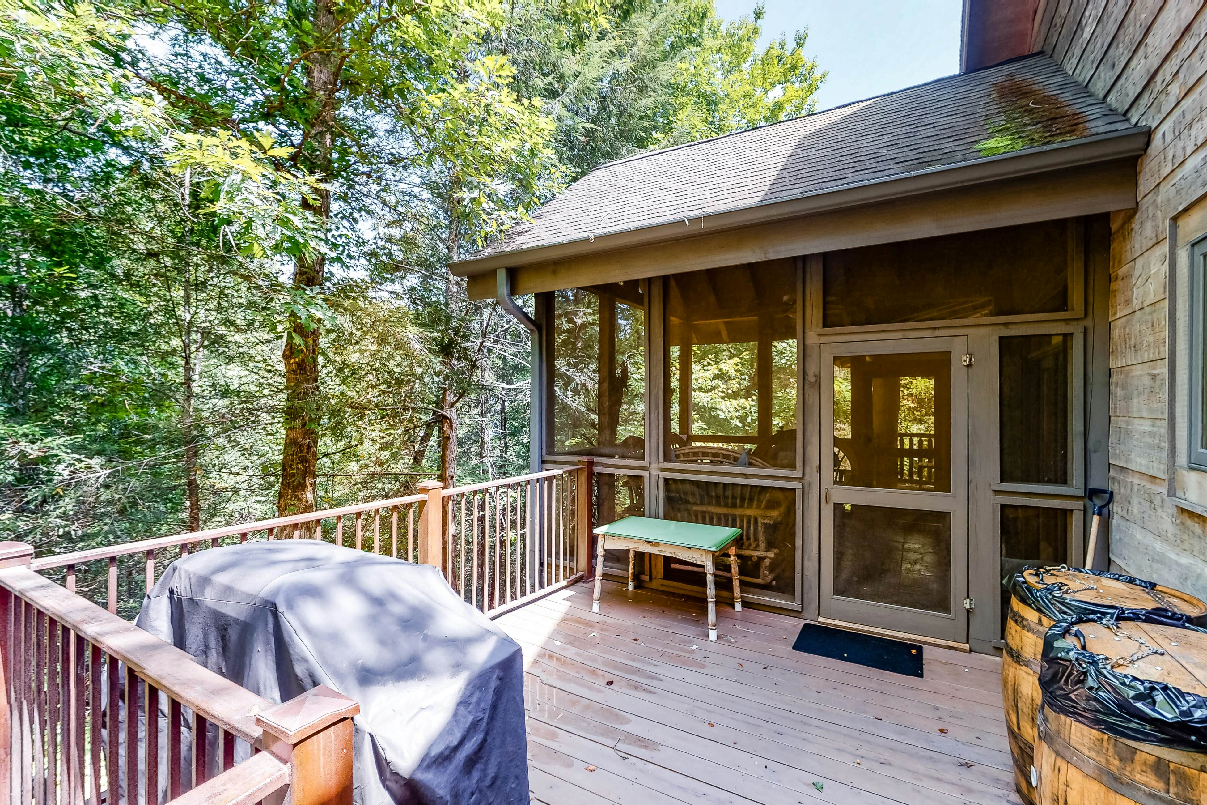 Gorgeous Log House, Sleeps 12・Hot Tub・Game Room