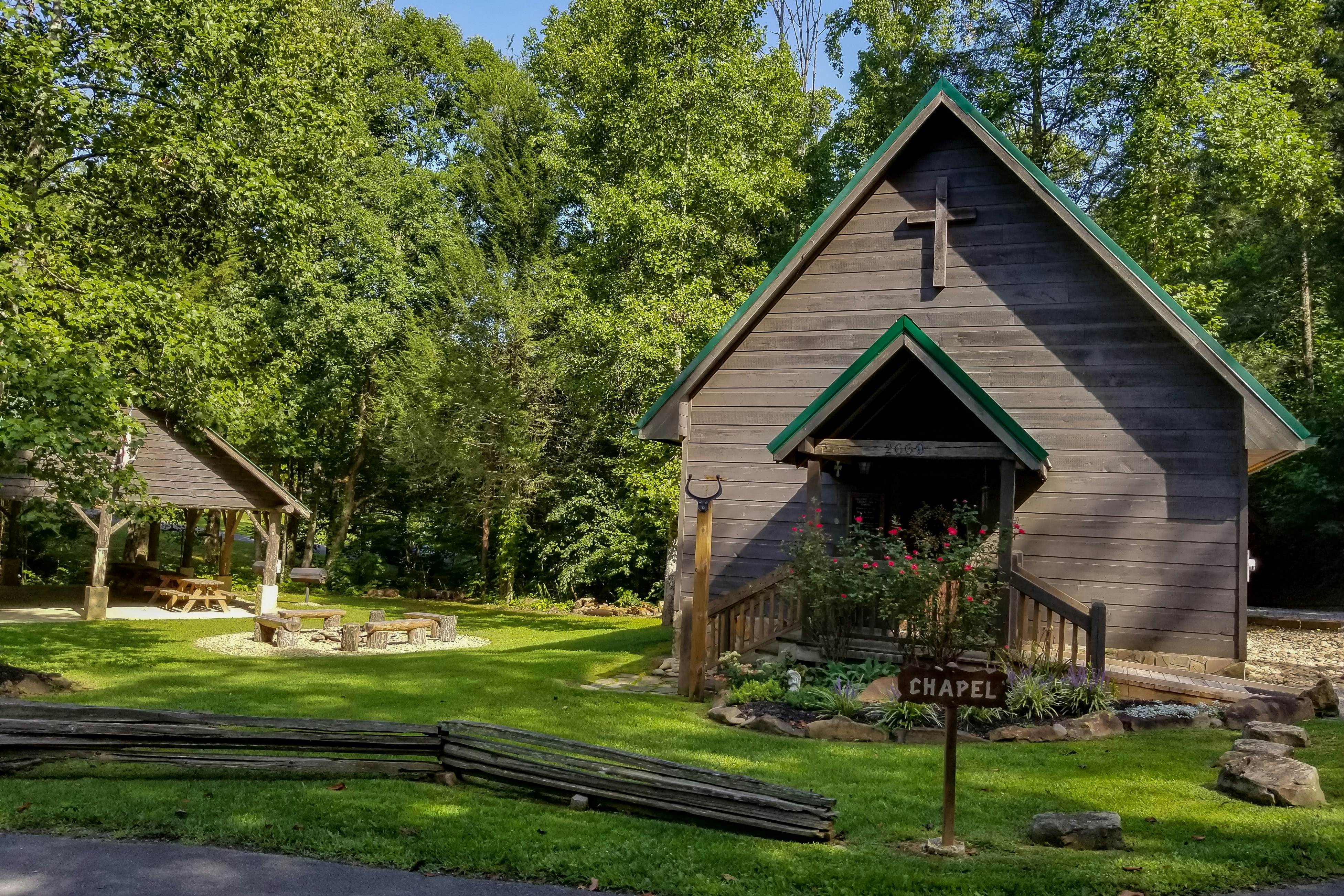 Gorgeous Log House, Sleeps 12・Hot Tub・Game Room