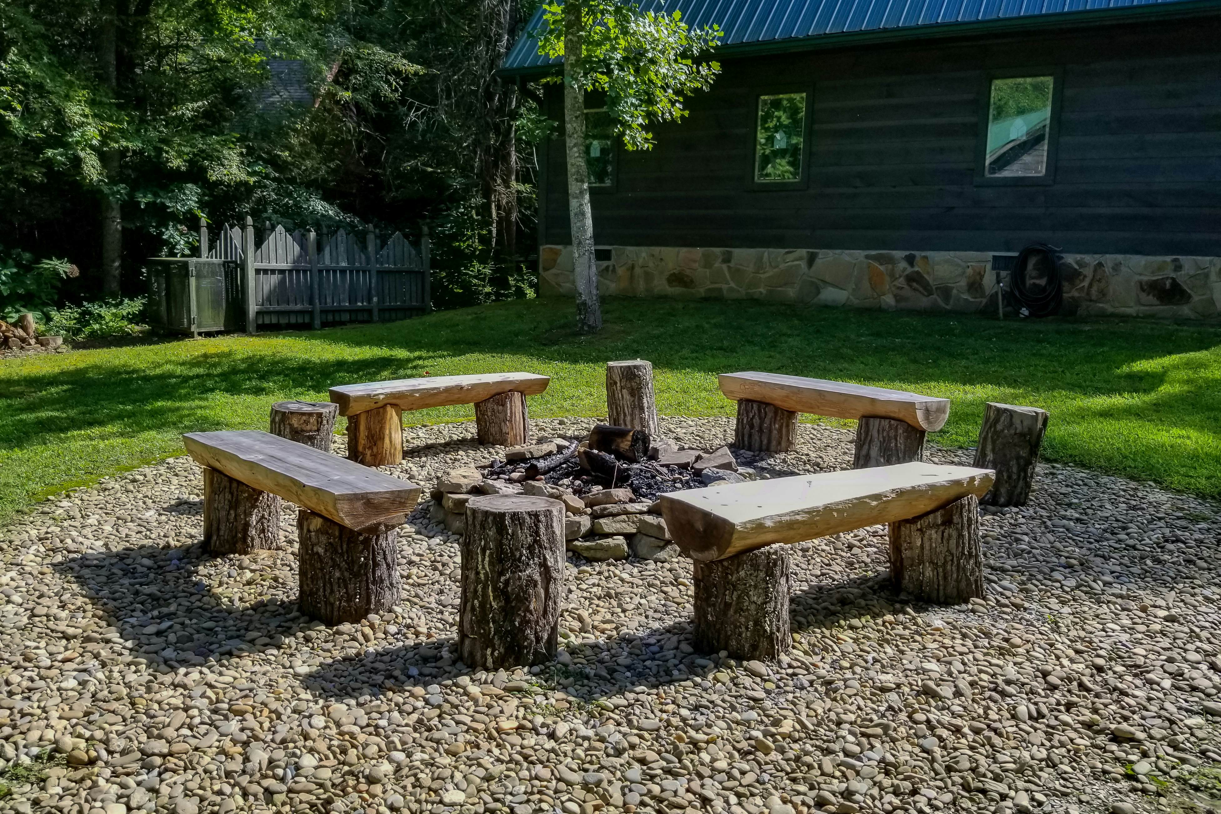 Gorgeous Log House, Sleeps 12・Hot Tub・Game Room