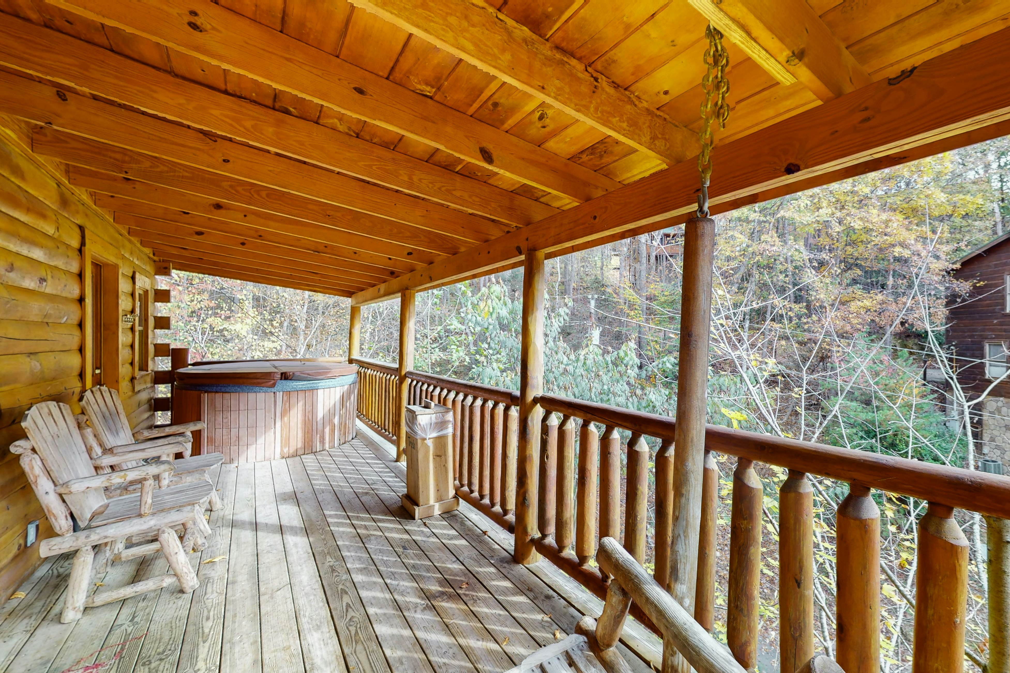Dog-friendly cabin with private hot tub, & free attraction tickets