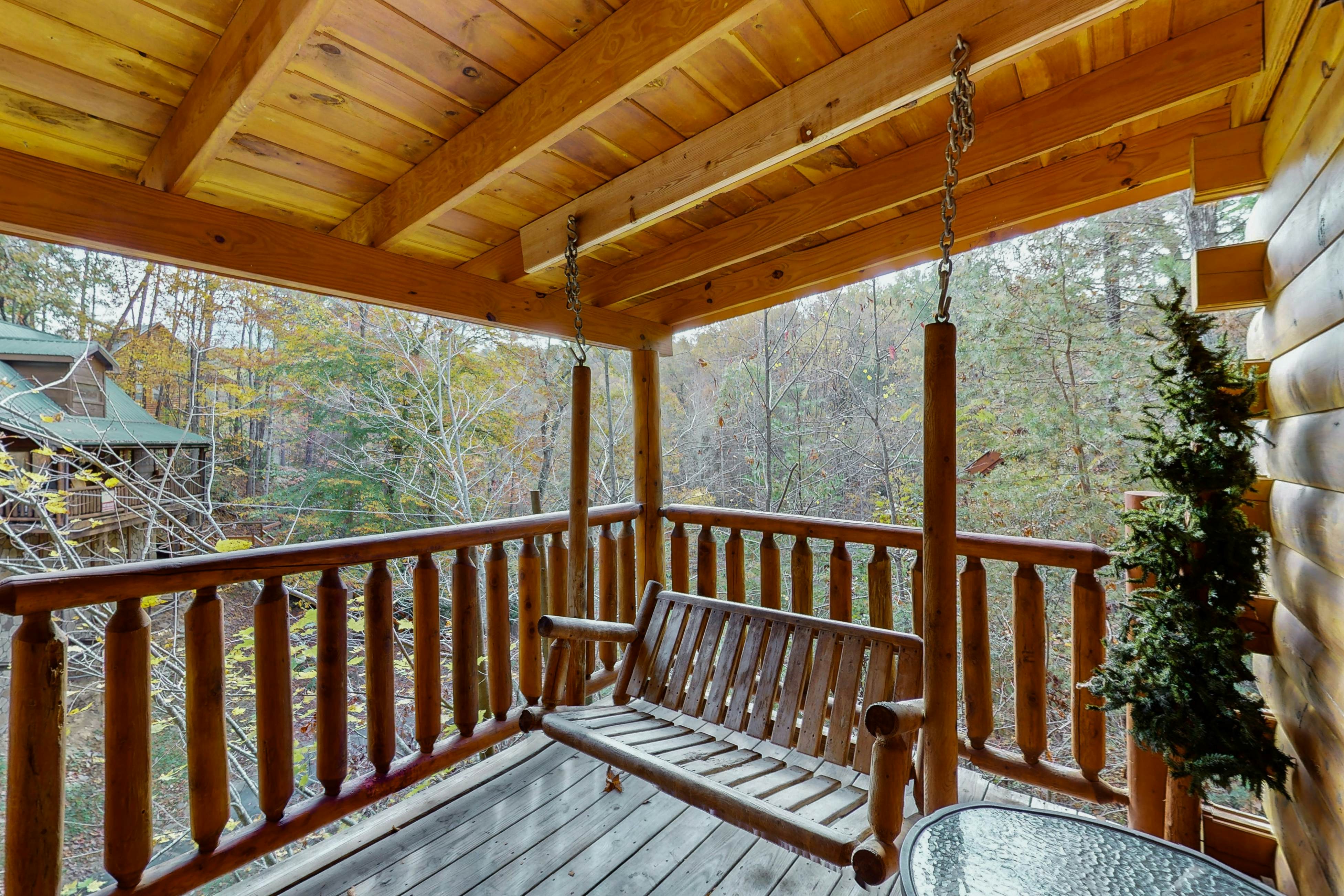 Dog-friendly cabin with private hot tub, & free attraction tickets