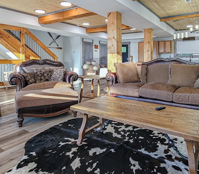 Beautiful Lakefront Home・Game room・Movie Room