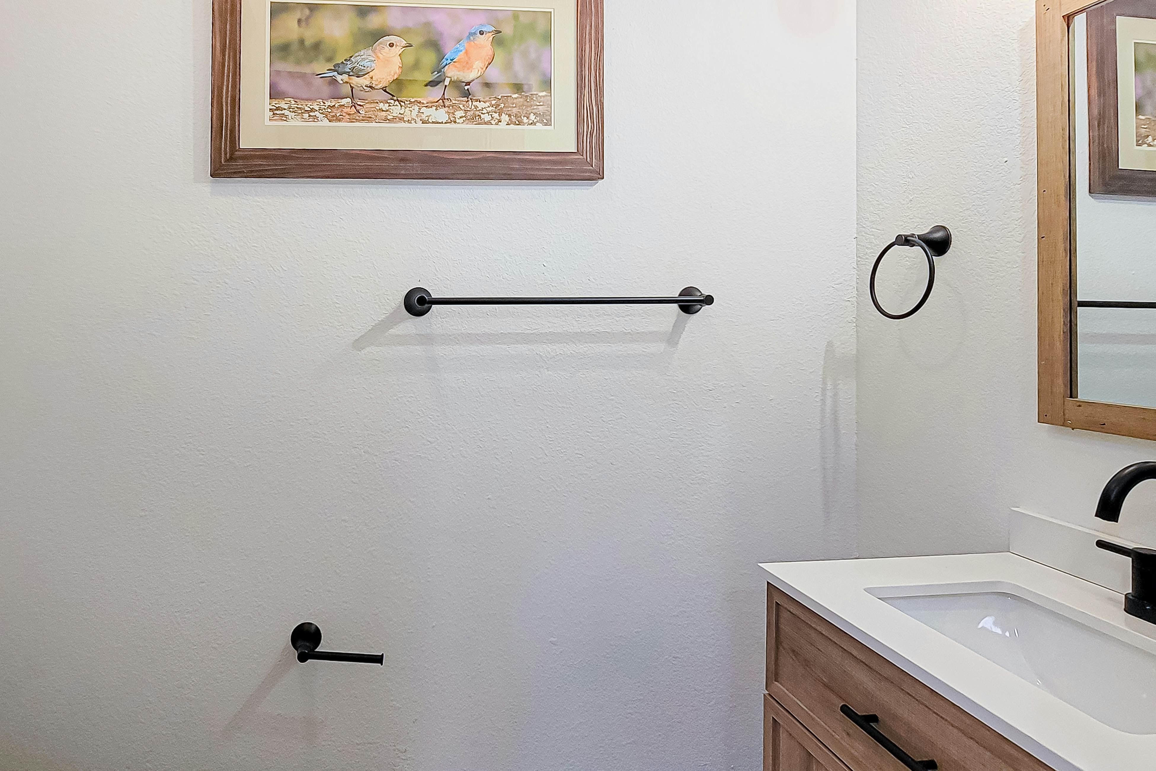 Beautiful Lakefront Home・Game room・Movie Room