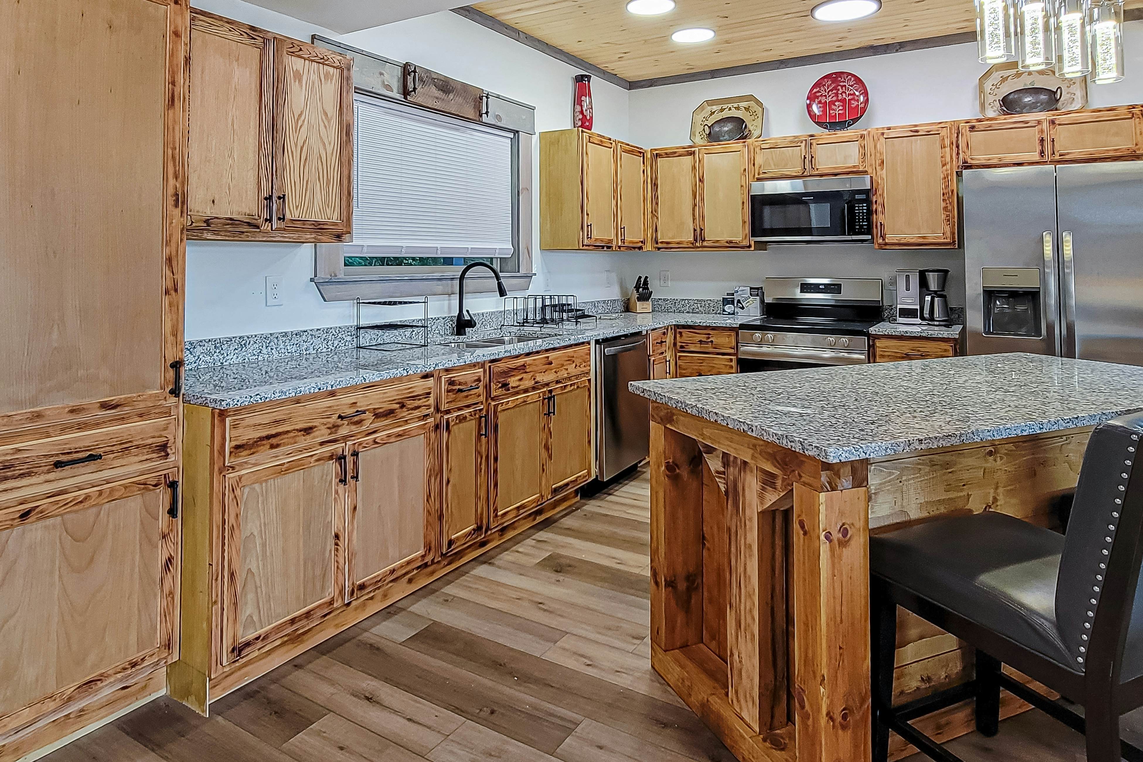 Beautiful Lakefront Home・Game room・Movie Room