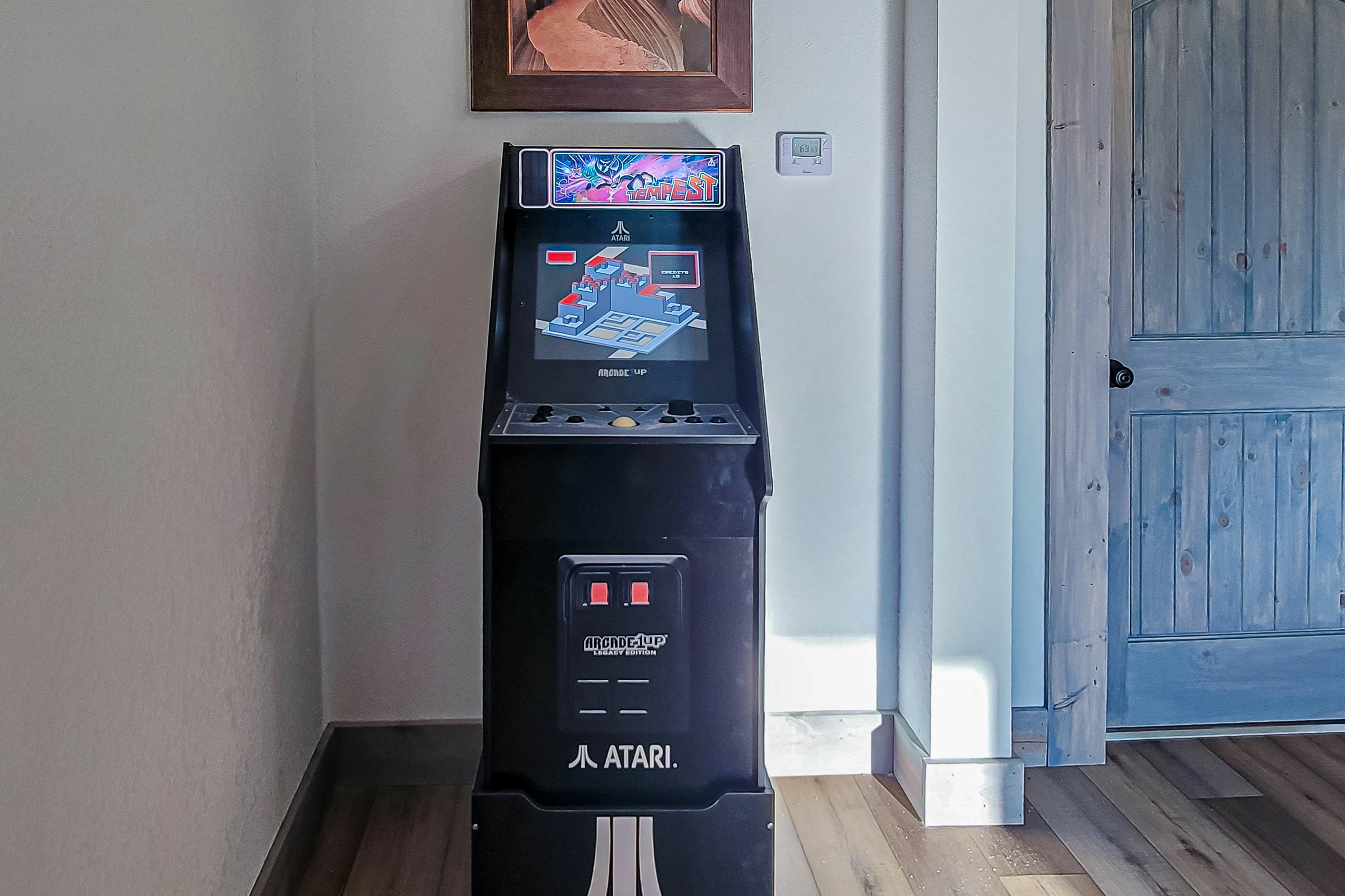 Beautiful Lakefront Home・Game room・Movie Room