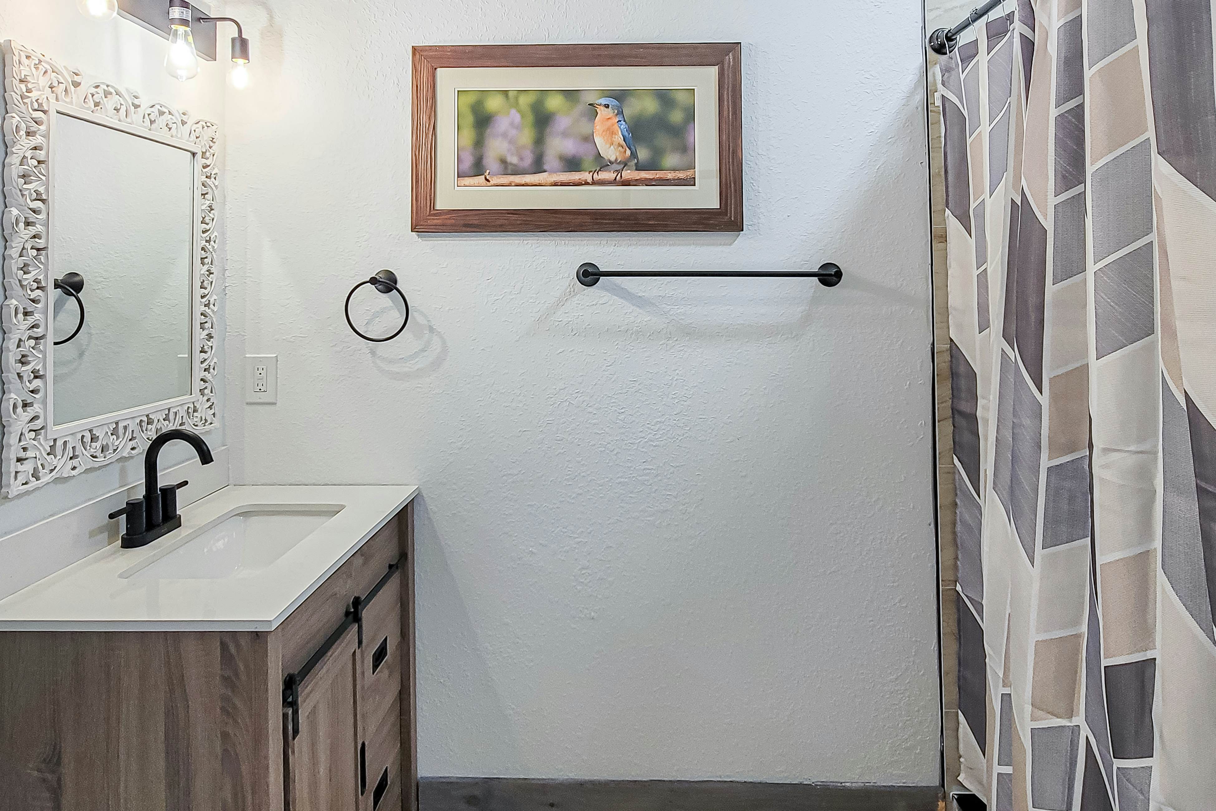 Beautiful Lakefront Home・Game room・Movie Room