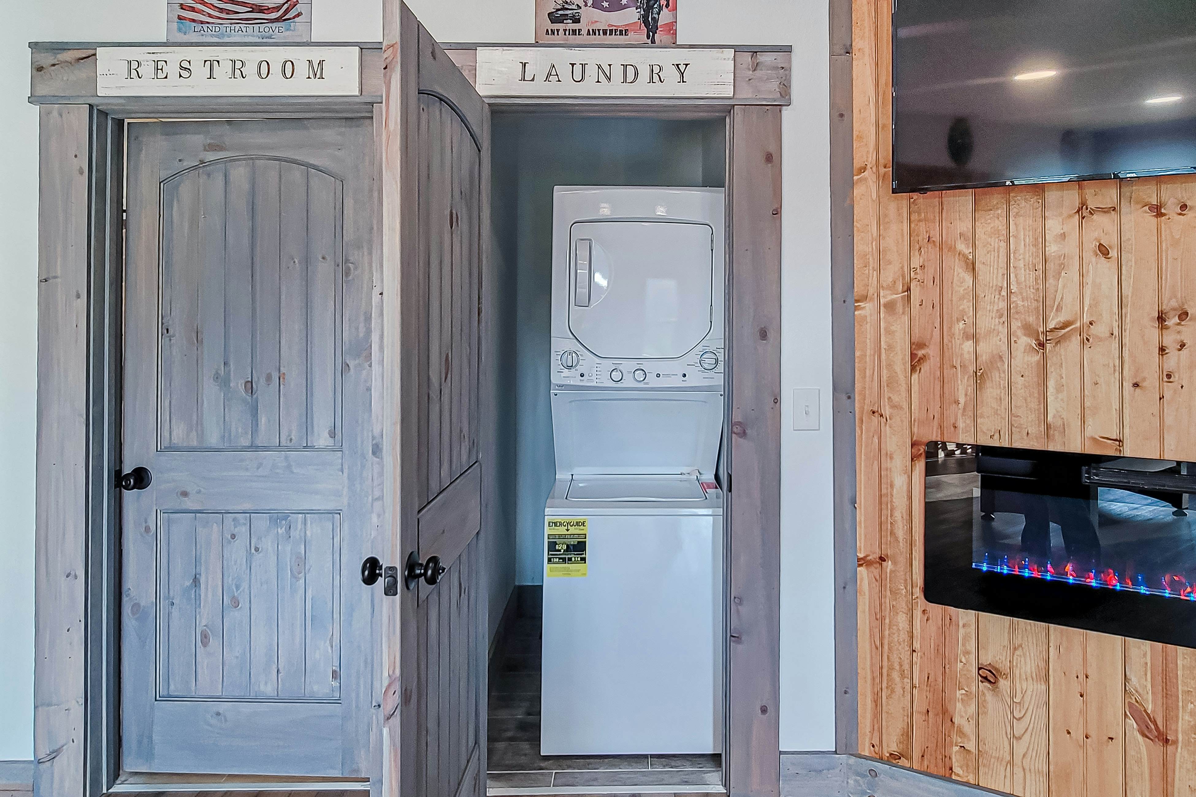 Beautiful Lakefront Home・Game room・Movie Room