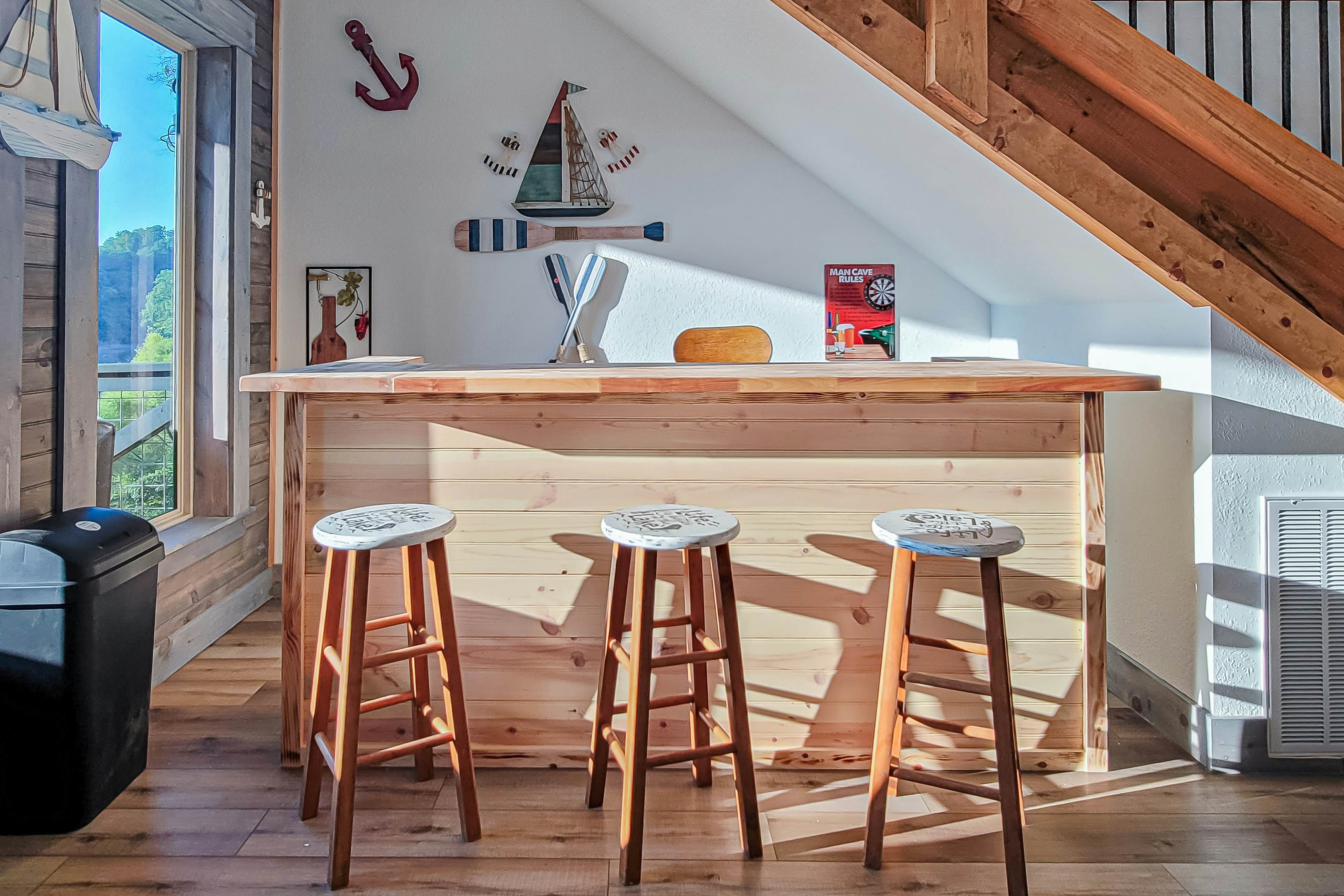 Beautiful Lakefront Home・Game room・Movie Room