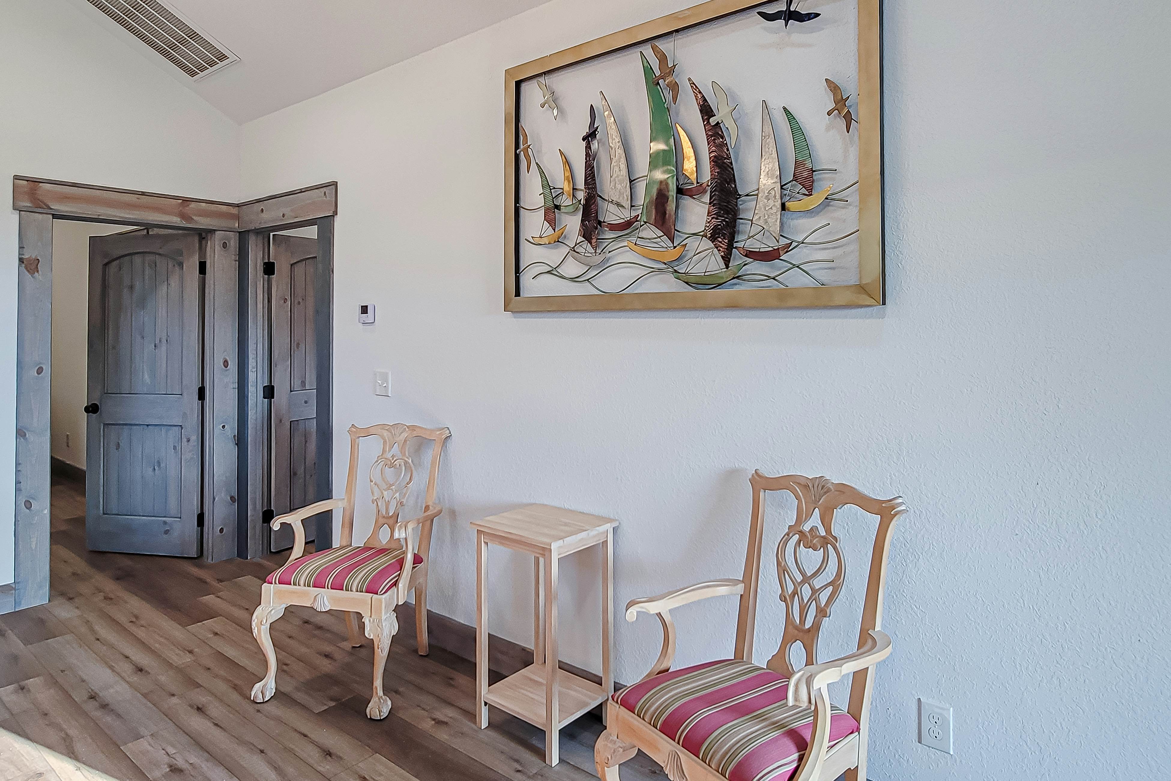 Beautiful Lakefront Home・Game room・Movie Room