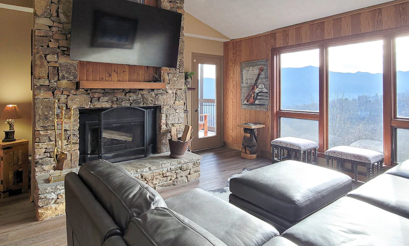 Mtn and Ntn Park View Condo, Sleeps 8, Pool, Fireplace