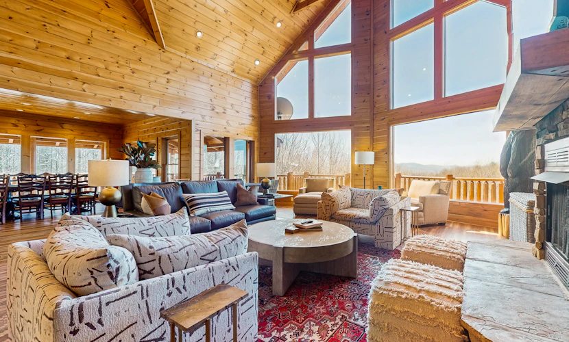 Luxe Mtn Home, Seep 12, Hot Tub, Foosball, Pool table