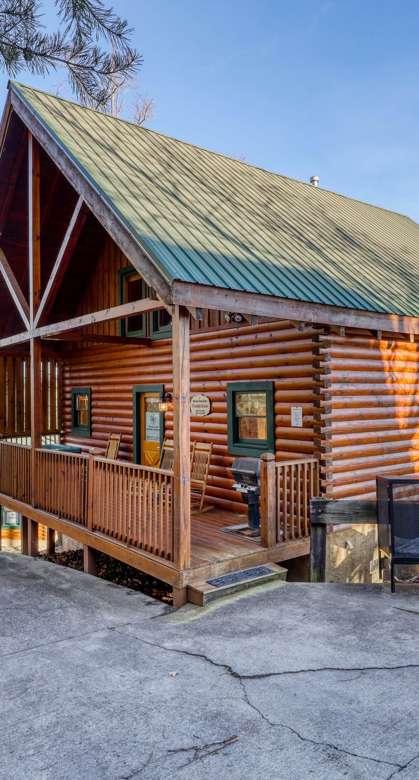 Stunning Cabin, Sleeps 4, N Rolling Hills, Hot Tub