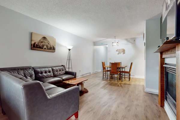 Mountain River View Condo Escape・Pool Access・Gated