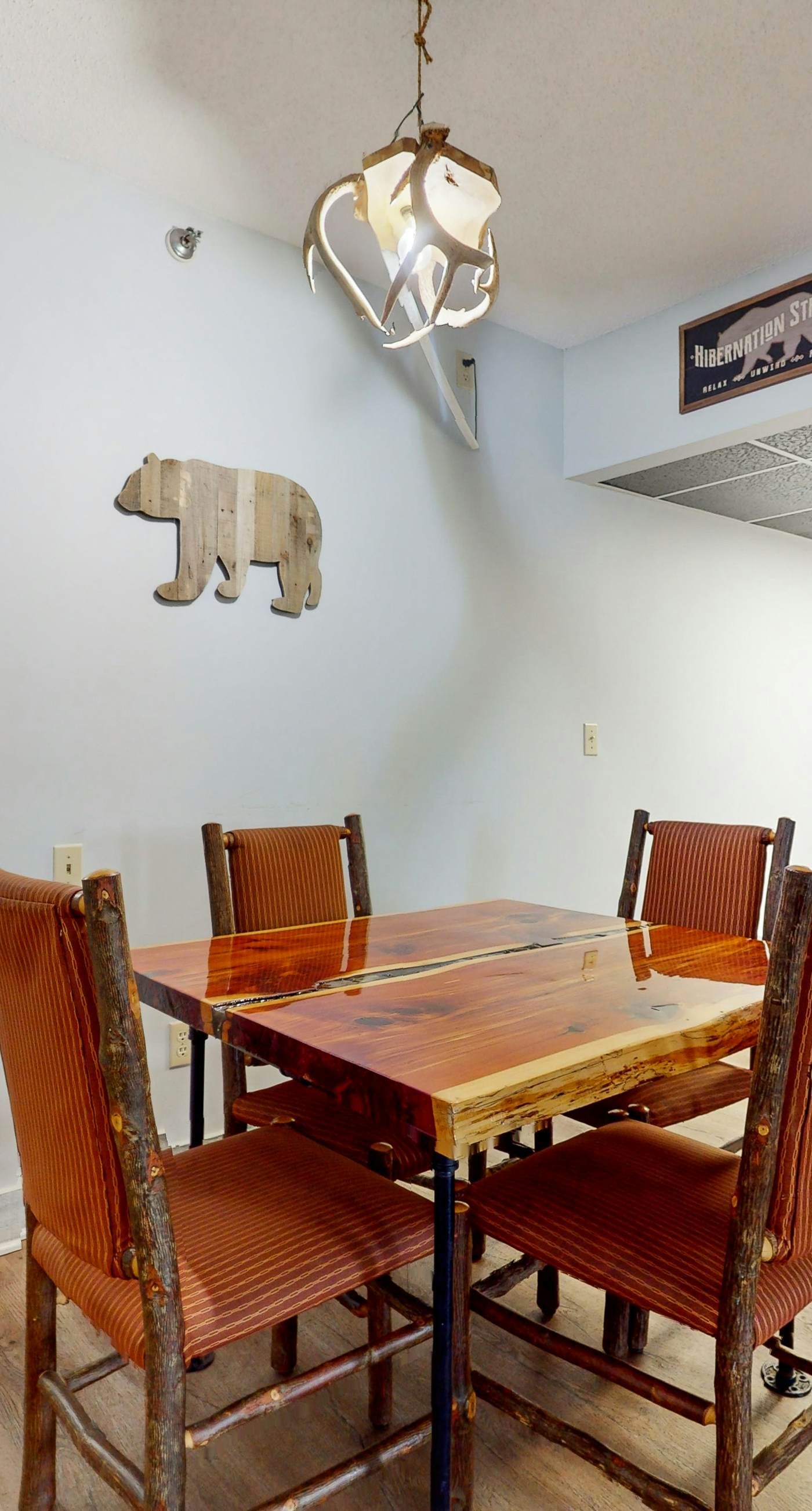 River Place Condo, Sleeps 6, Mtn River View Balcony