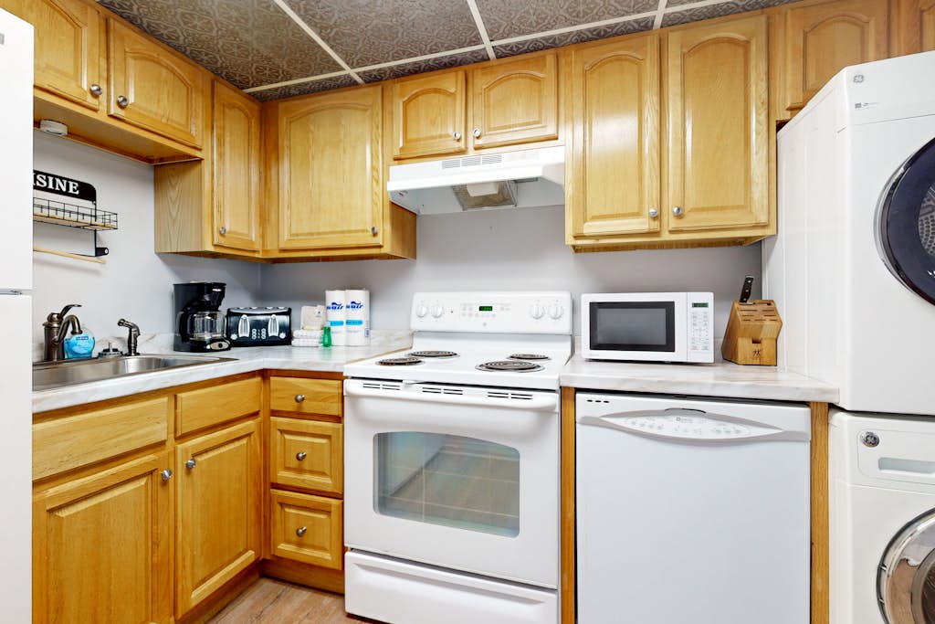 Mountain River View Condo Escape・Pool Access・Gated