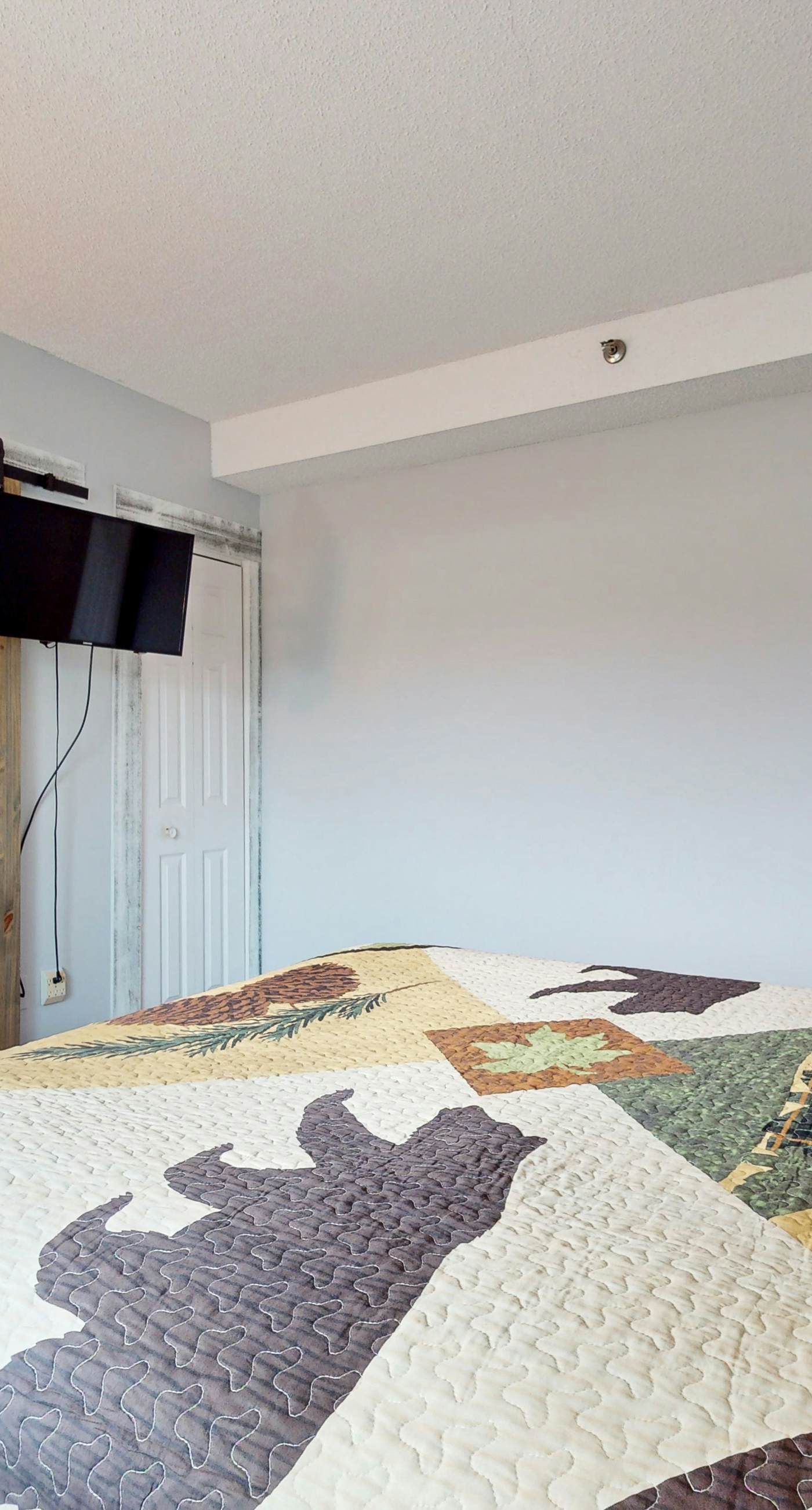 River Place Condo, Sleeps 6, Mtn River View Balcony