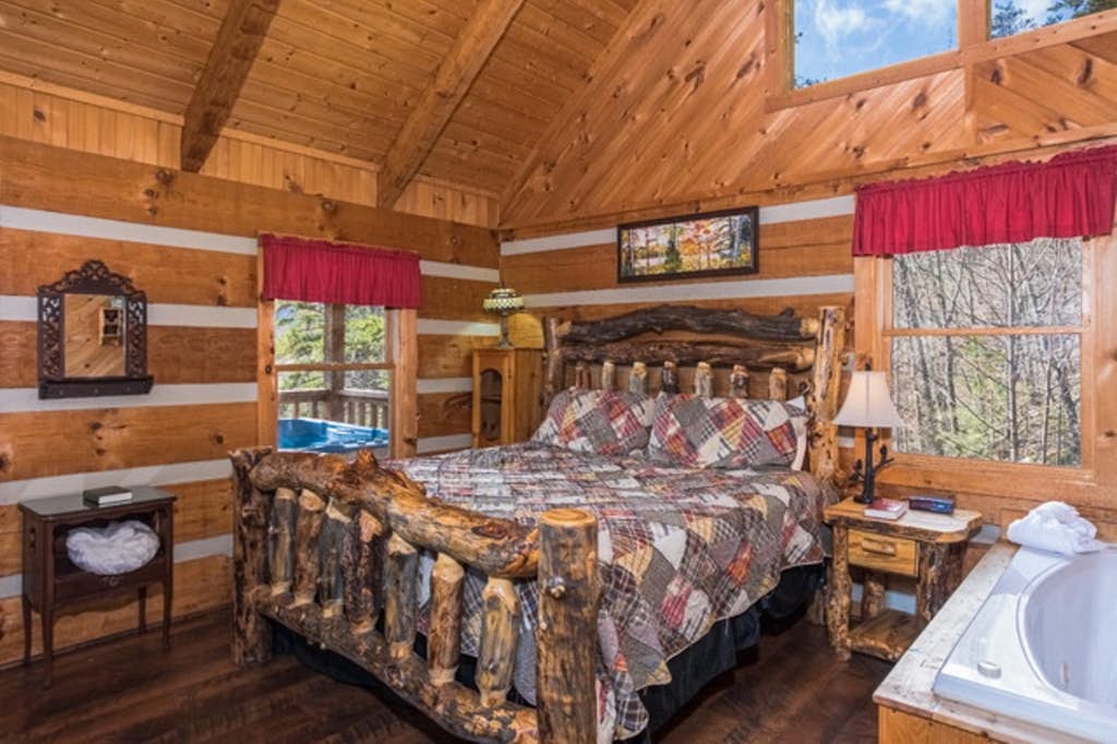 Secluded Smoky Mtn Cabin, Hot Tub, Views, Near Dolly