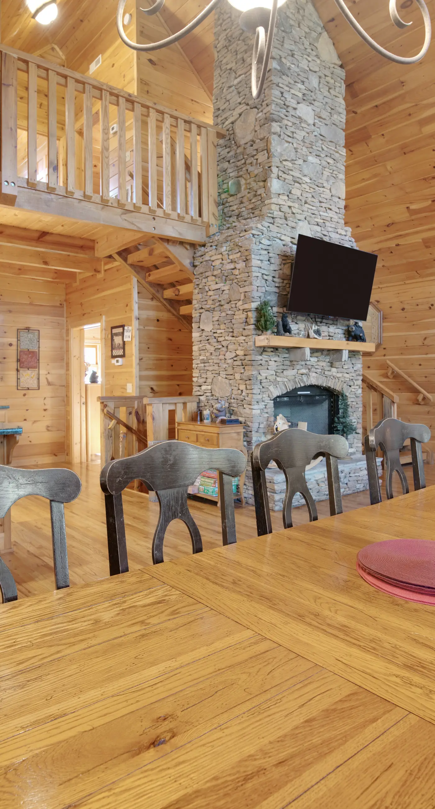 Forested Hideaway, Sleeps 14, Hot Tub, Pool Access