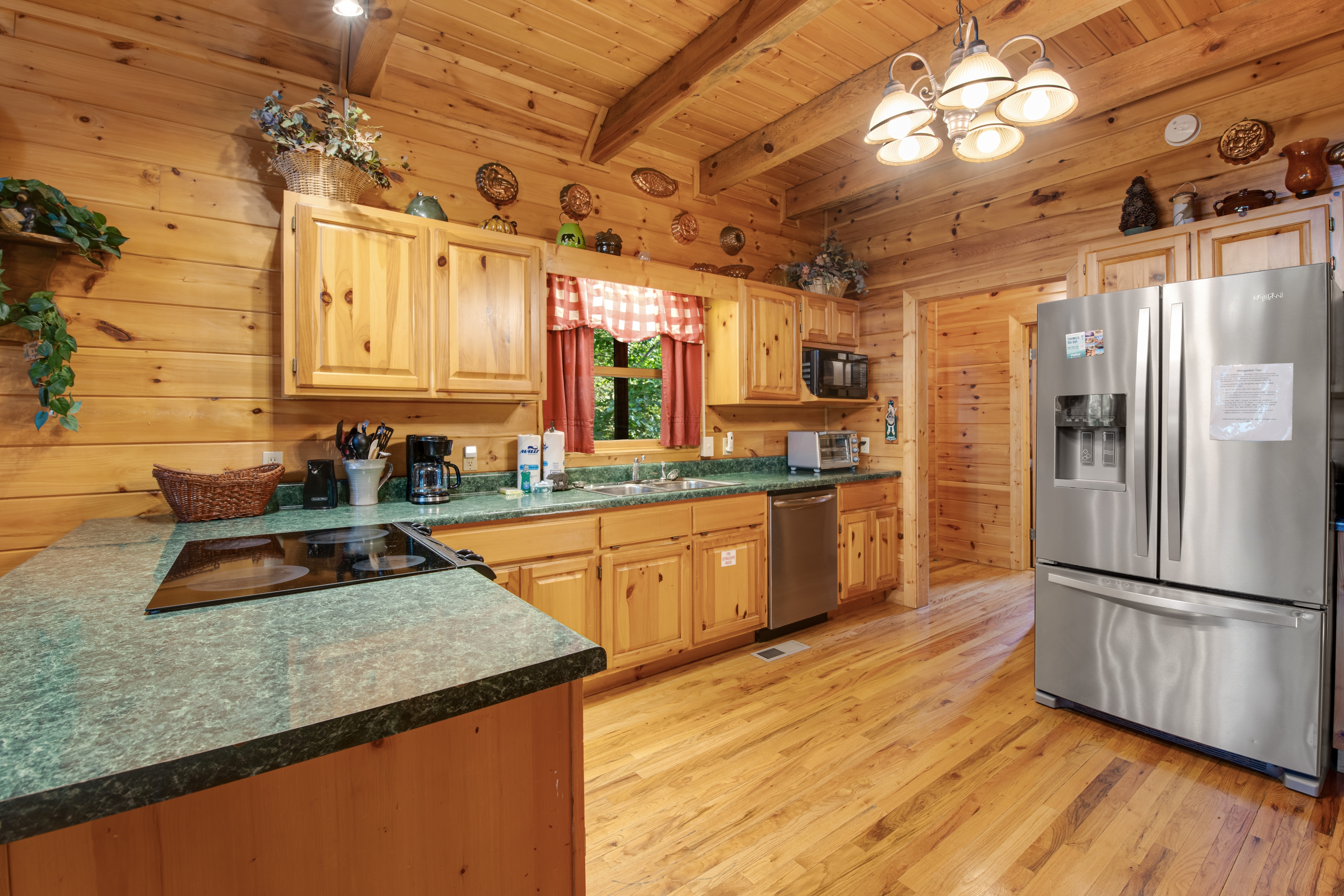 Forested Hideaway, Sleeps 14, Hot Tub, Pool Access