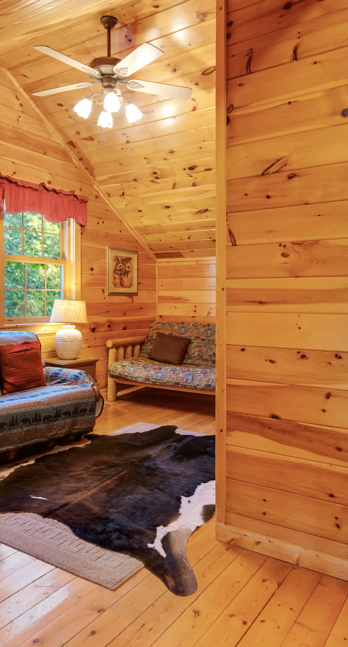 Forested Hideaway, Sleeps 14, Hot Tub, Pool Access