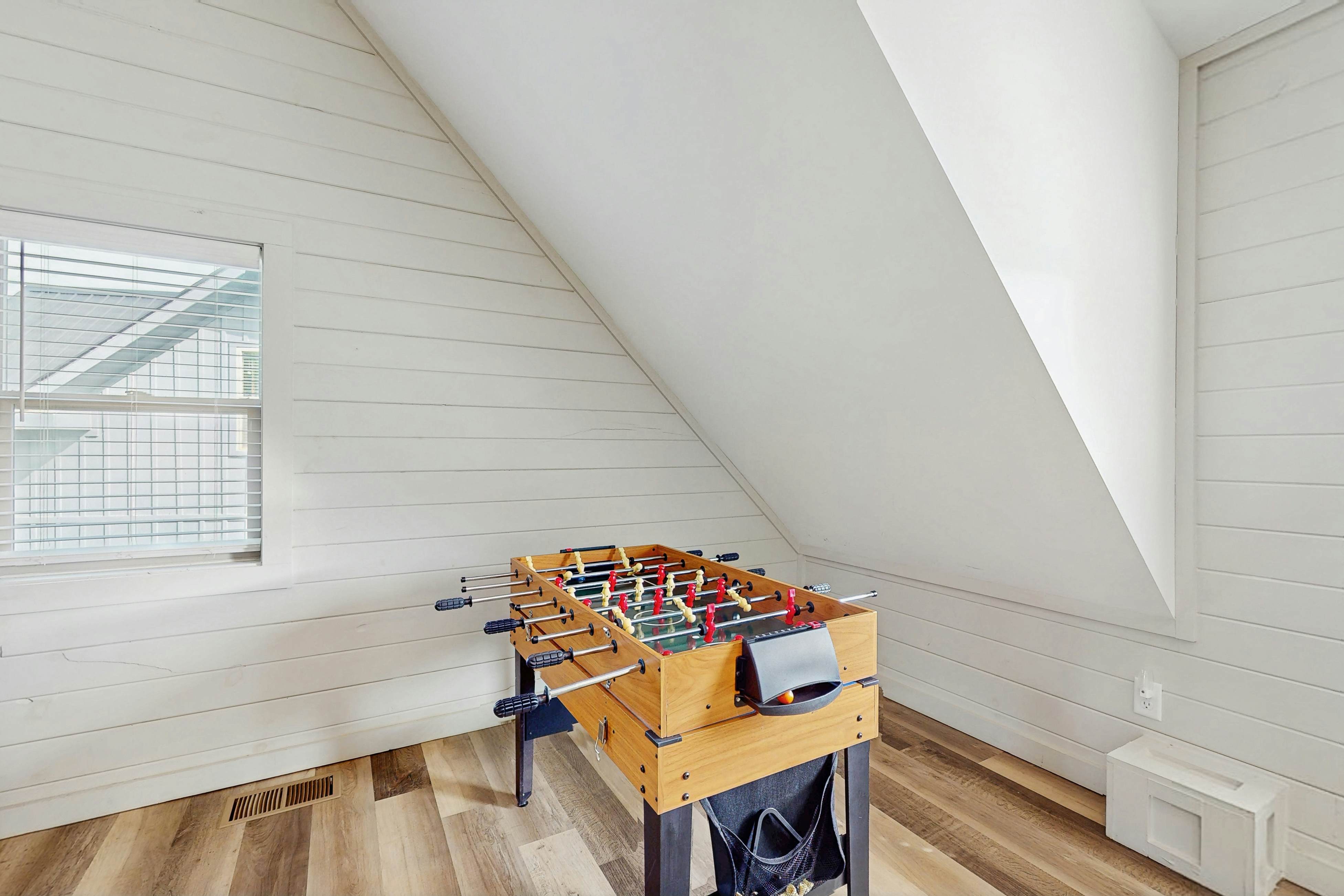 Relaxing Cabin W Mtn View, Sleeps 6・Deck・Jacuzzi