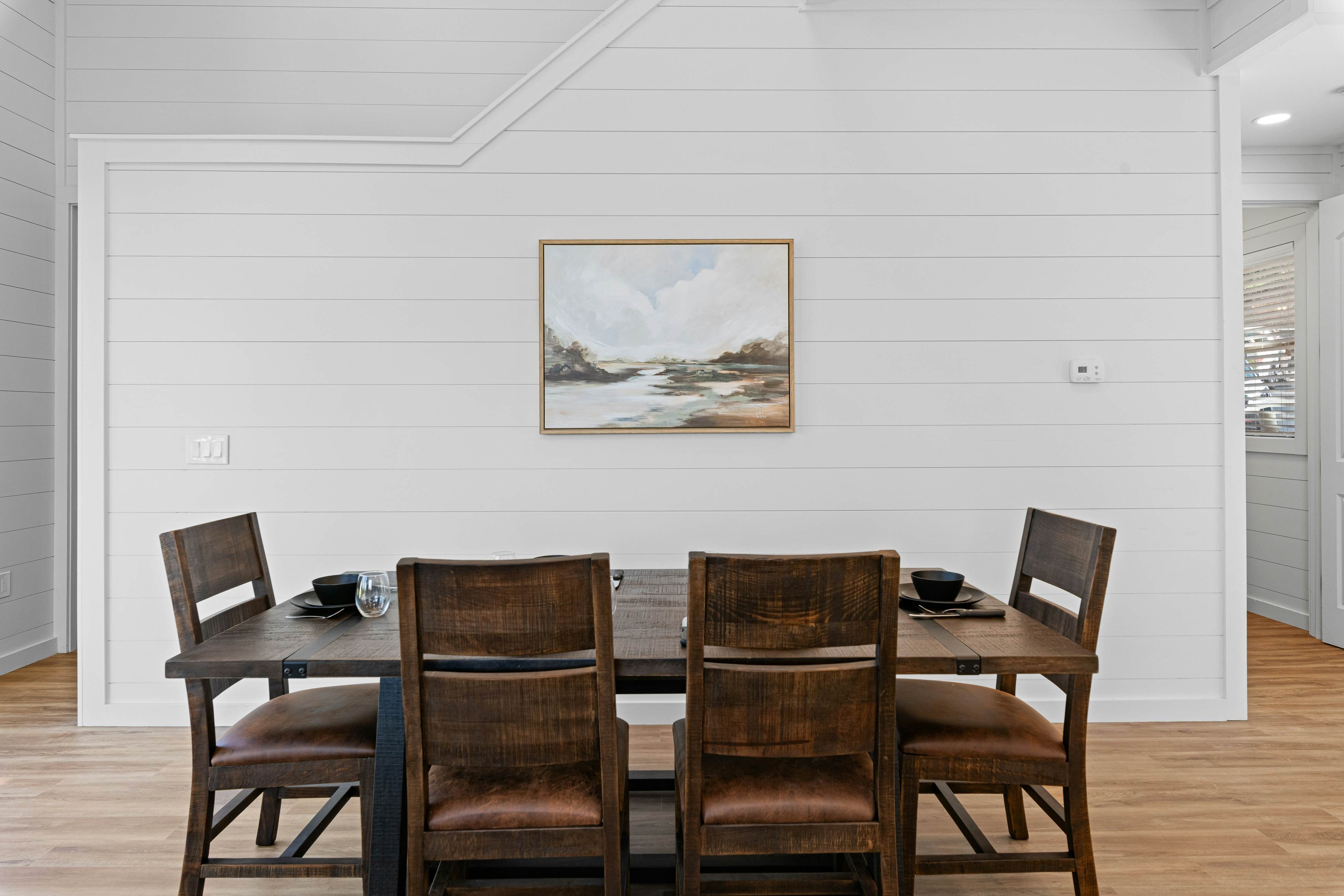 Lakefront Cabin, Sleeps 14・Private Pool・Game room