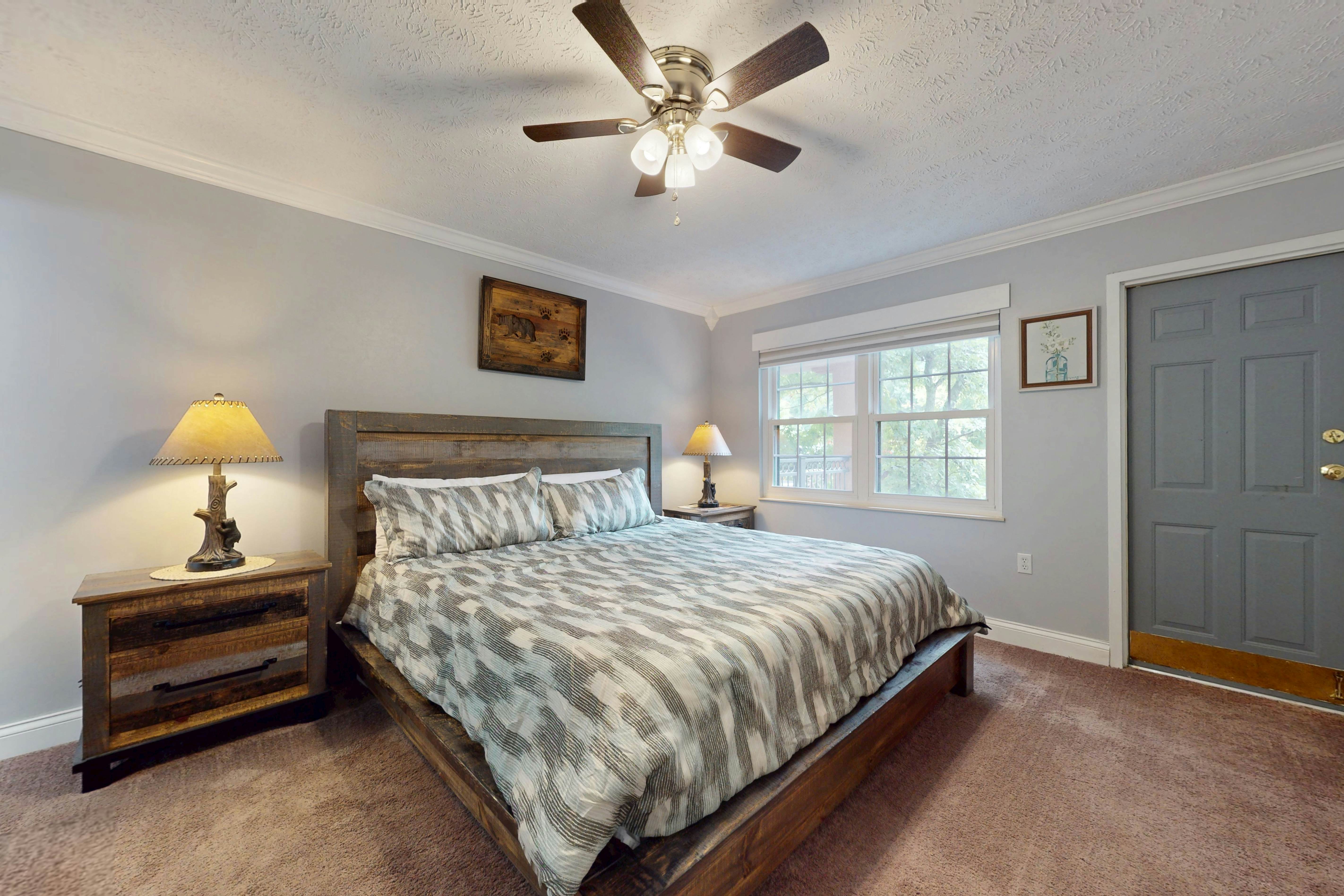 Spacious End Unit with Pool and Creekside Balcony - Walk to Downtown Gatlinburg!