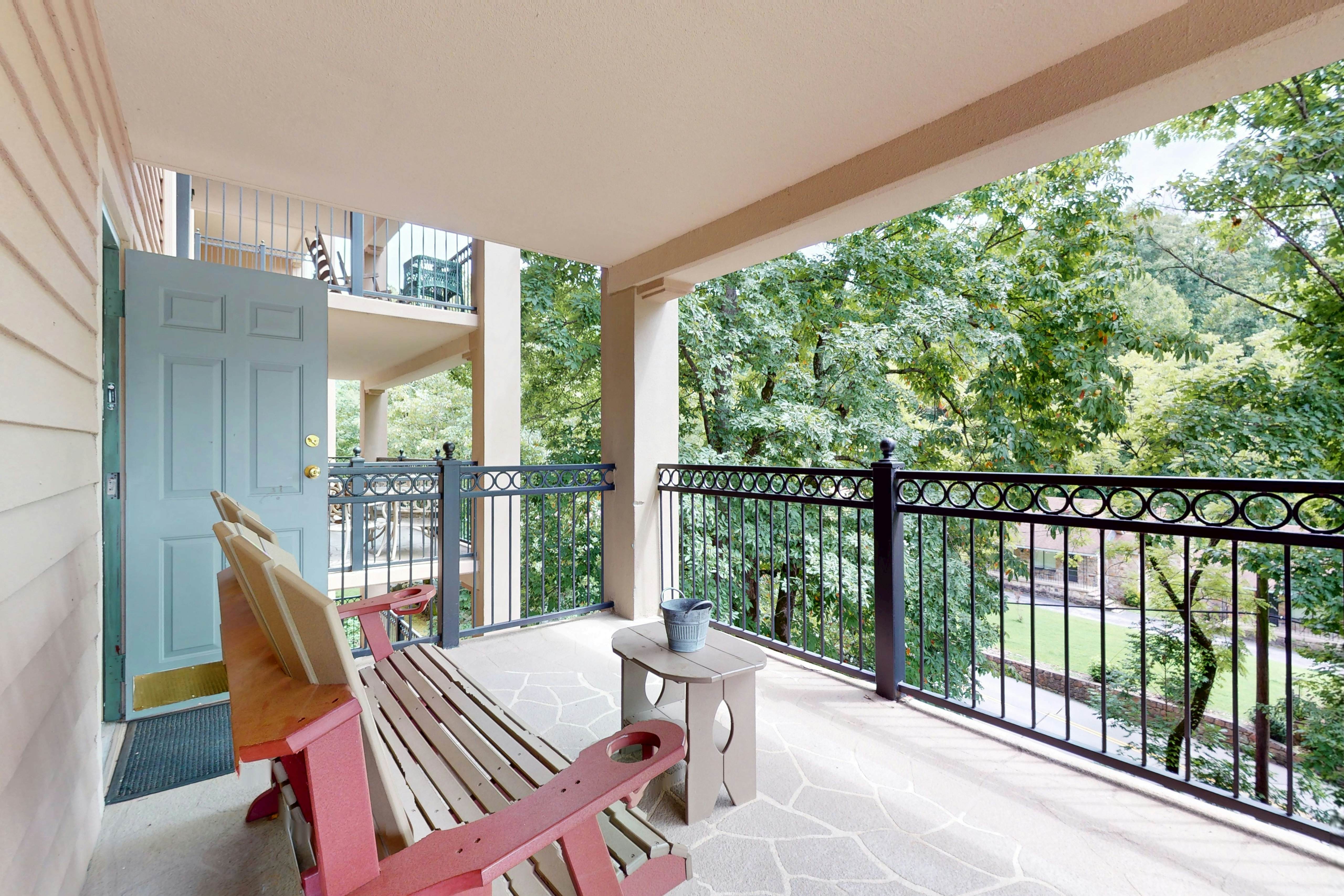 Spacious End Unit with Pool and Creekside Balcony - Walk to Downtown Gatlinburg!