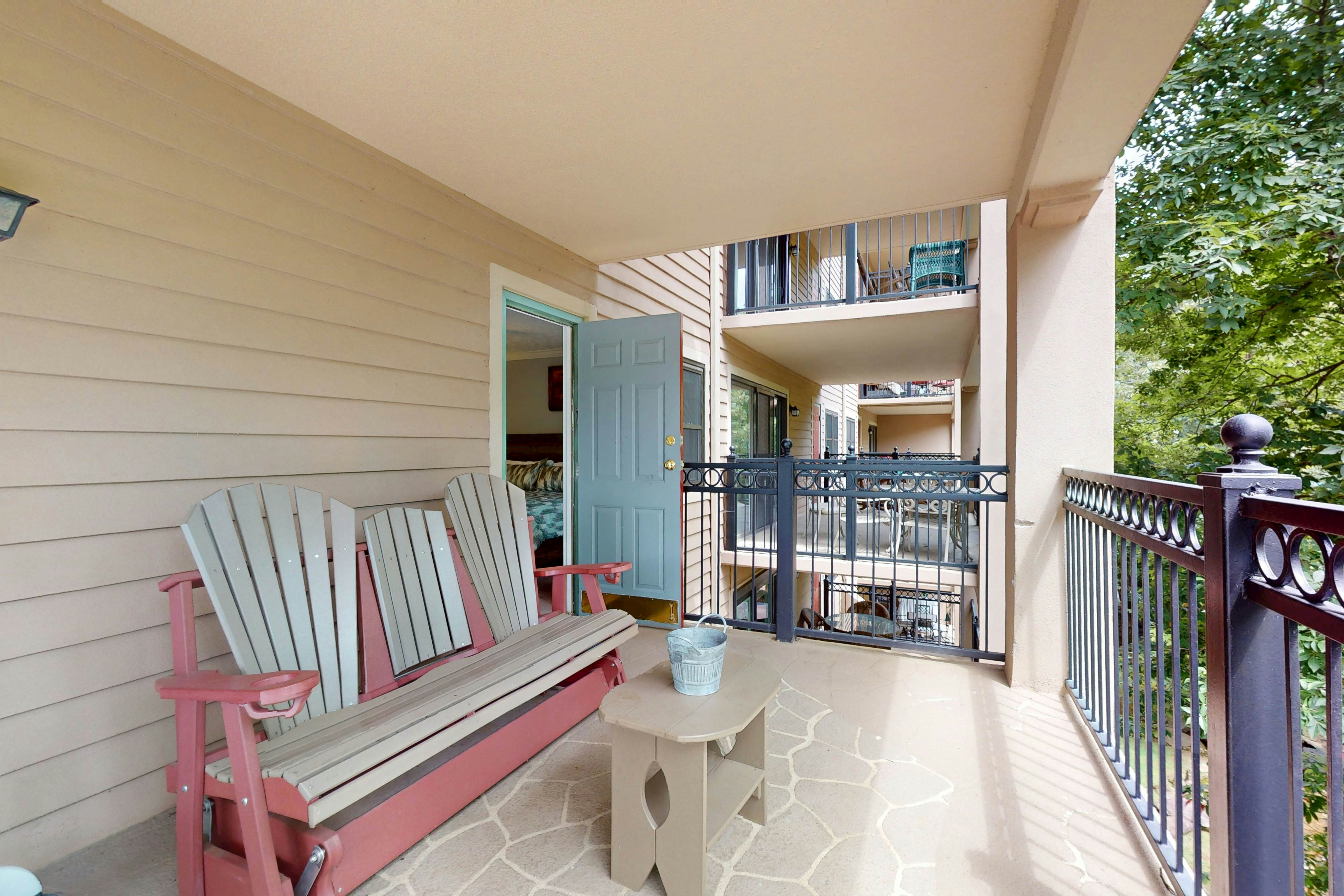 Spacious End Unit with Pool and Creekside Balcony - Walk to Downtown Gatlinburg!