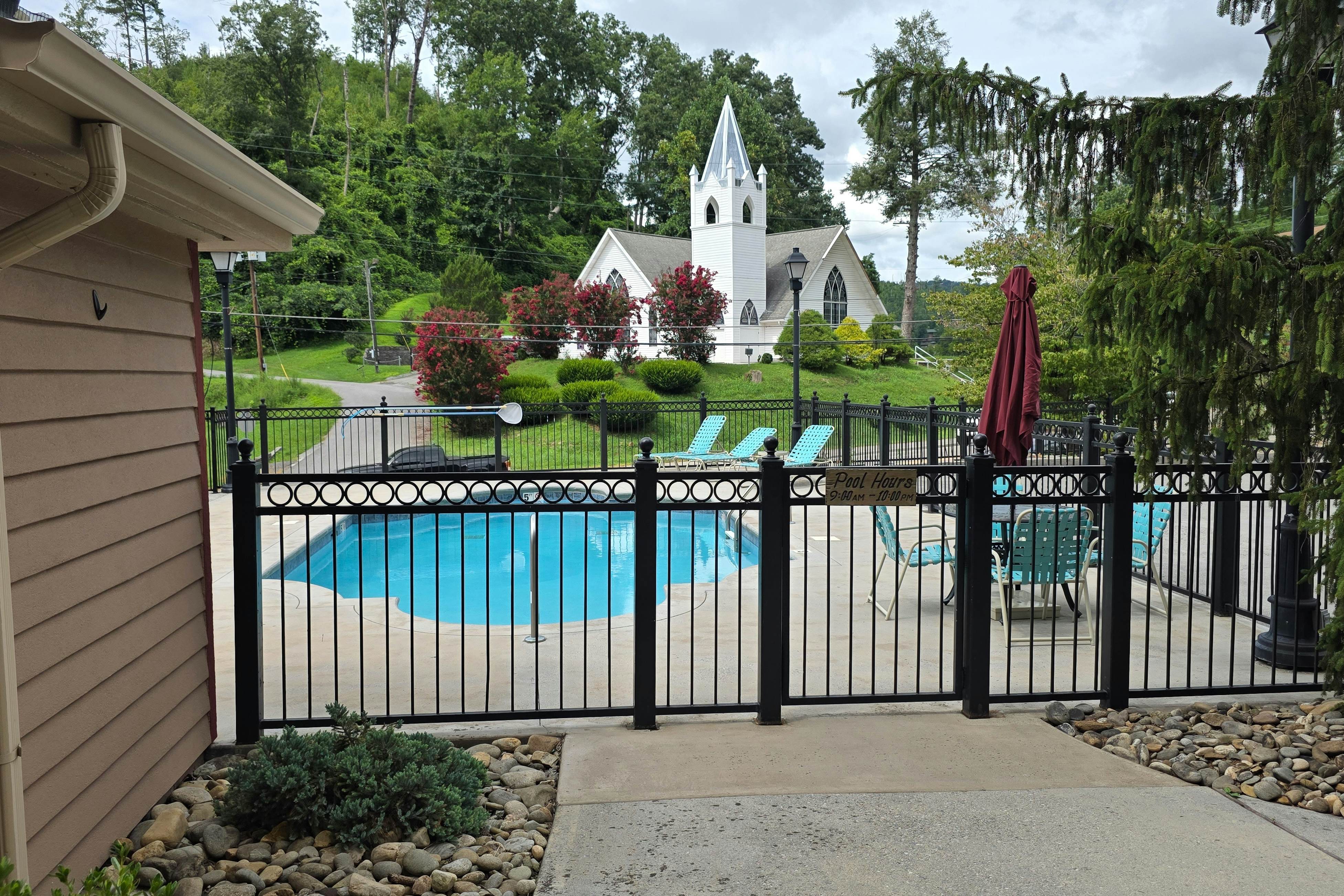 Spacious End Unit with Pool and Creekside Balcony - Walk to Downtown Gatlinburg!