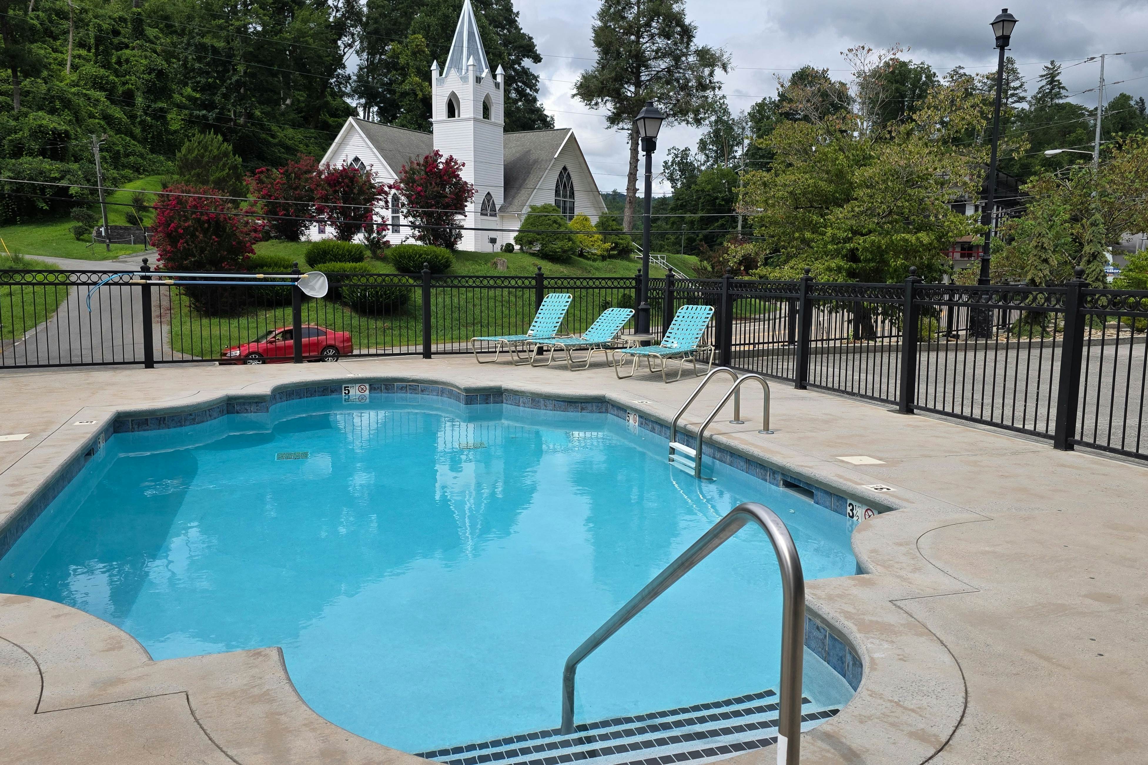 Spacious End Unit with Pool and Creekside Balcony - Walk to Downtown Gatlinburg!