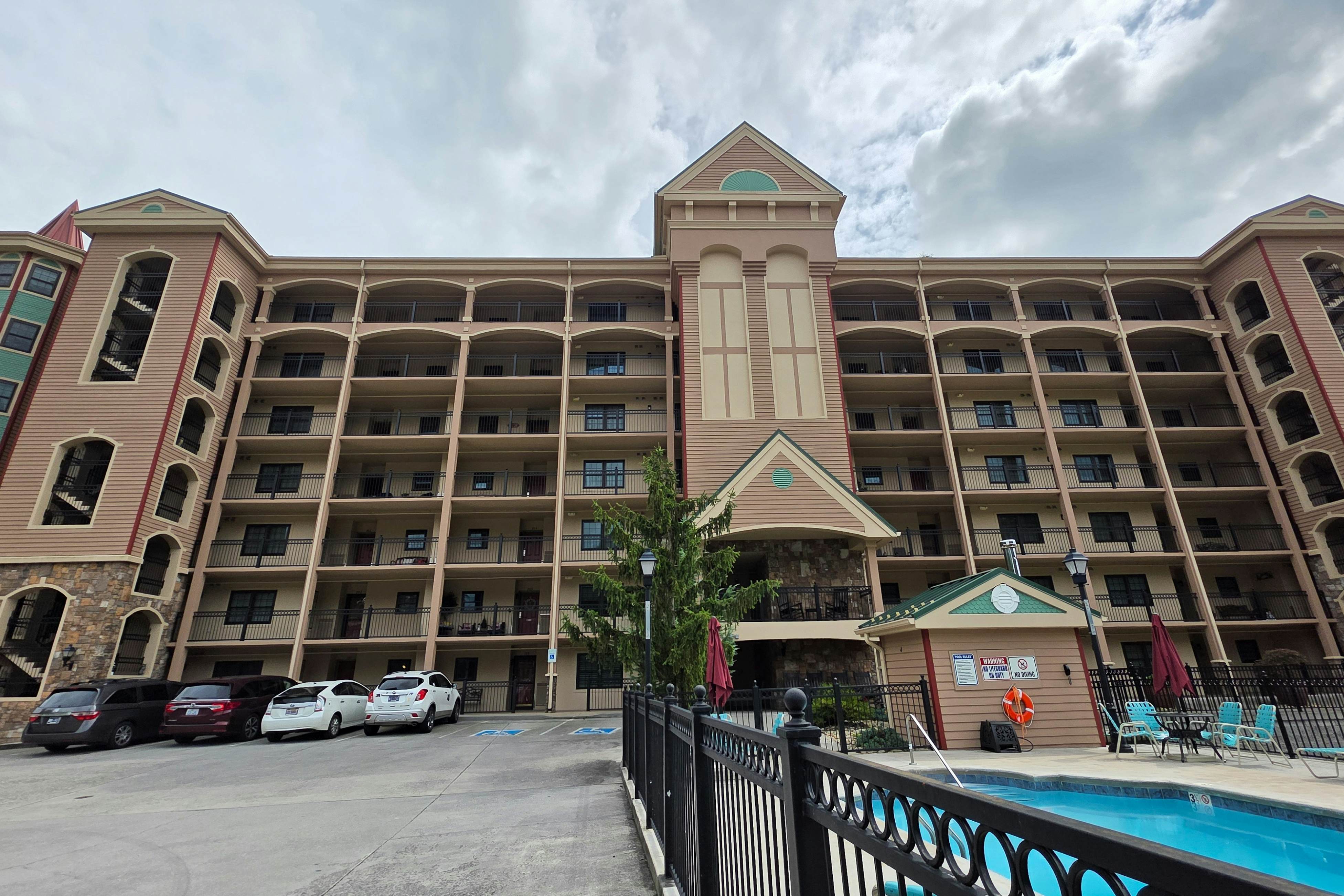 Spacious End Unit with Pool and Creekside Balcony - Walk to Downtown Gatlinburg!