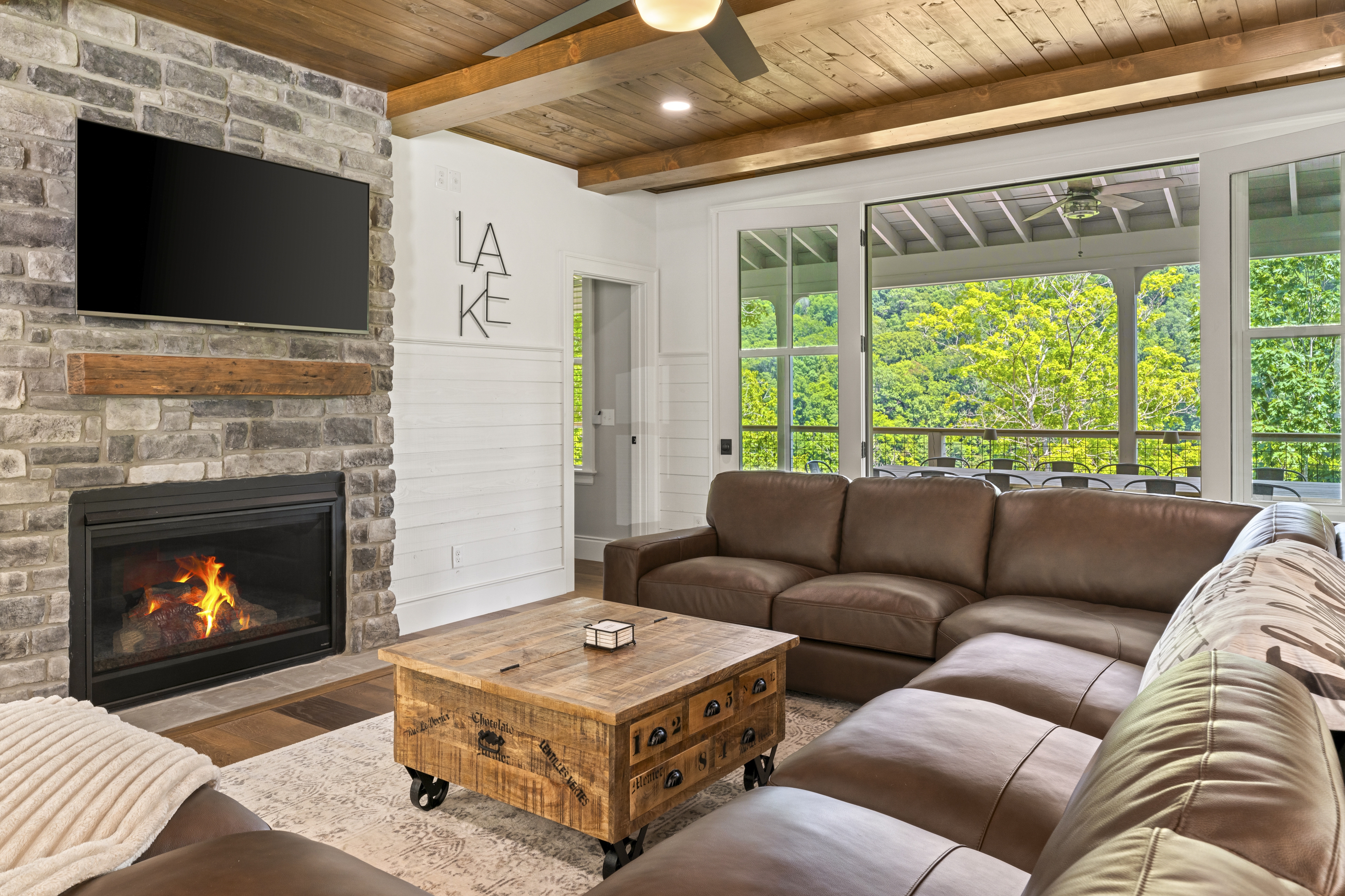 Lakeside Retreat, Sleeps 22・Dock・Grill・Game Room