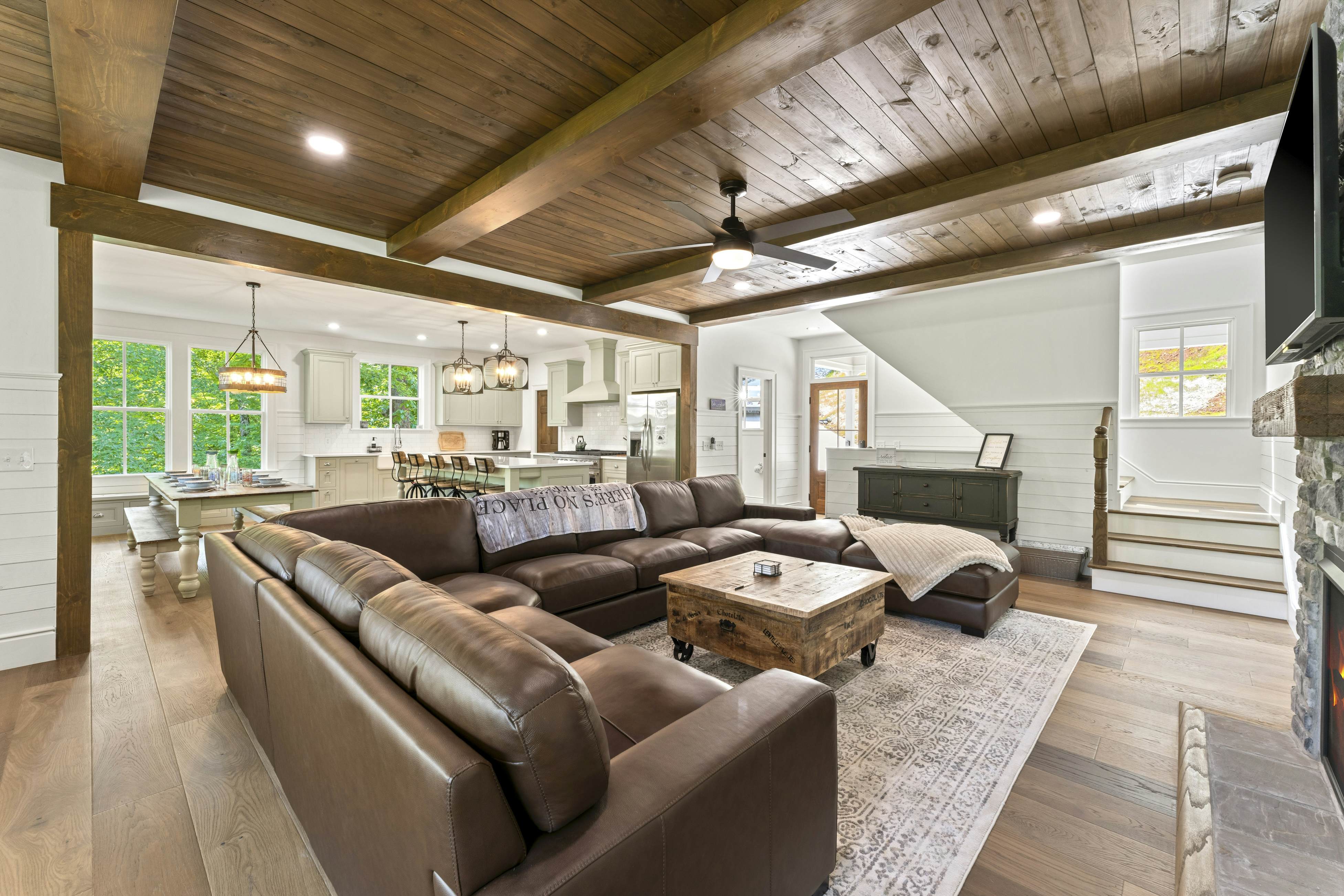 Lakeside Retreat, Sleeps 22・Dock・Grill・Game Room