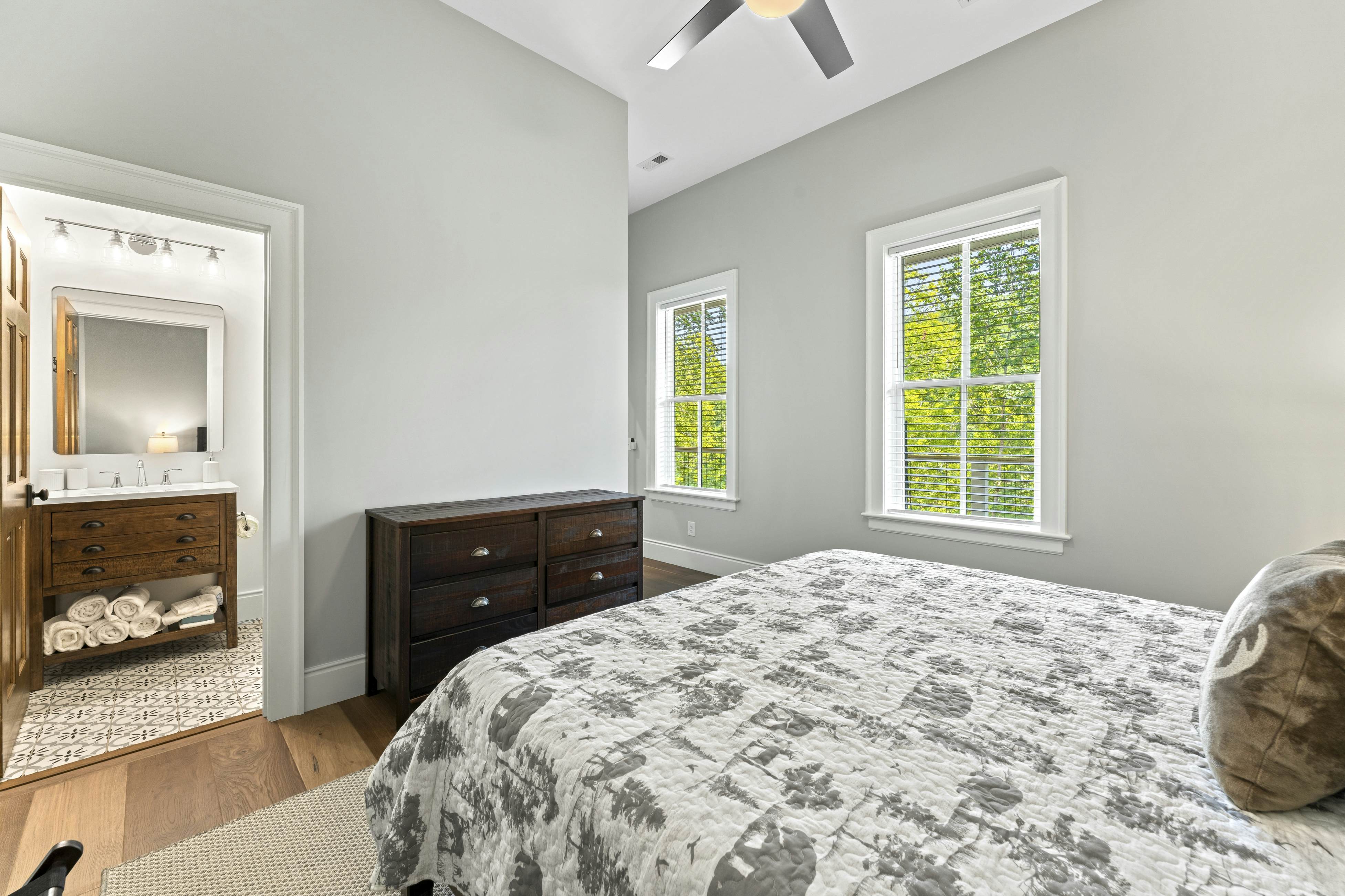 Lakeside Retreat, Sleeps 22・Dock・Grill・Game Room