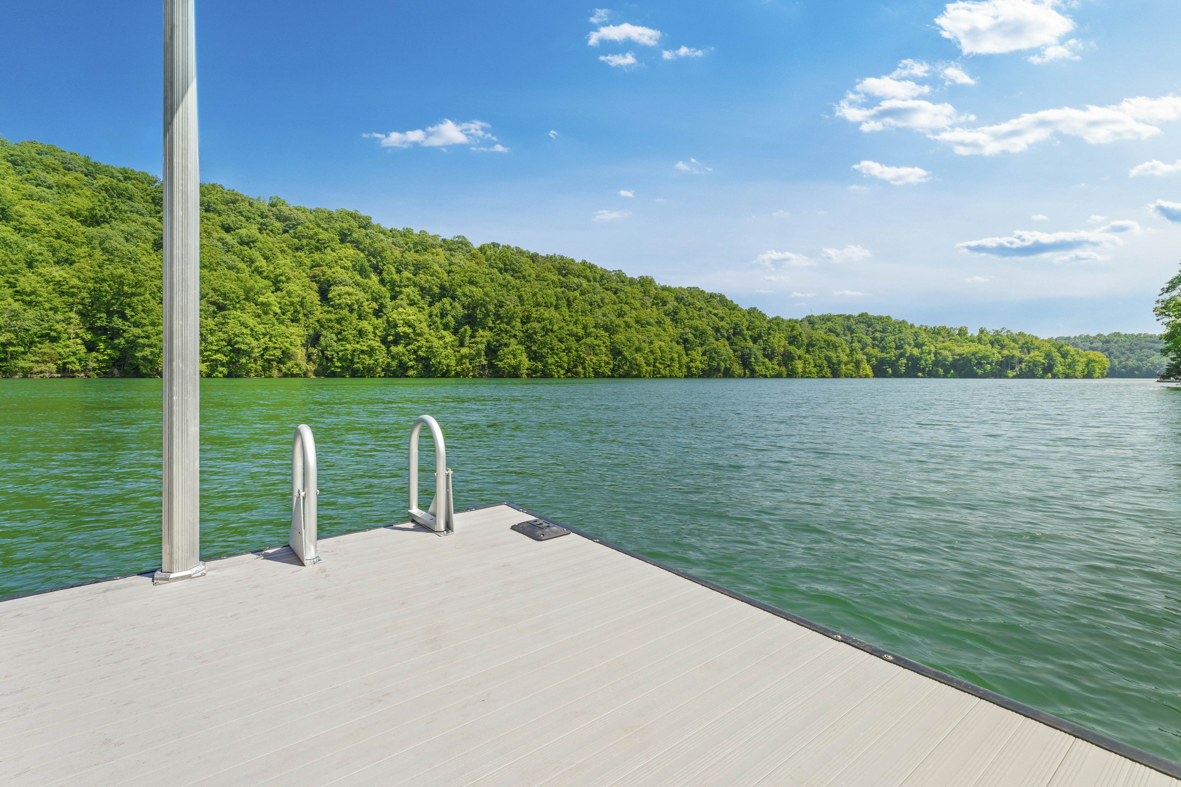 Lakeside Retreat, Sleeps 22・Dock・Grill・Game Room