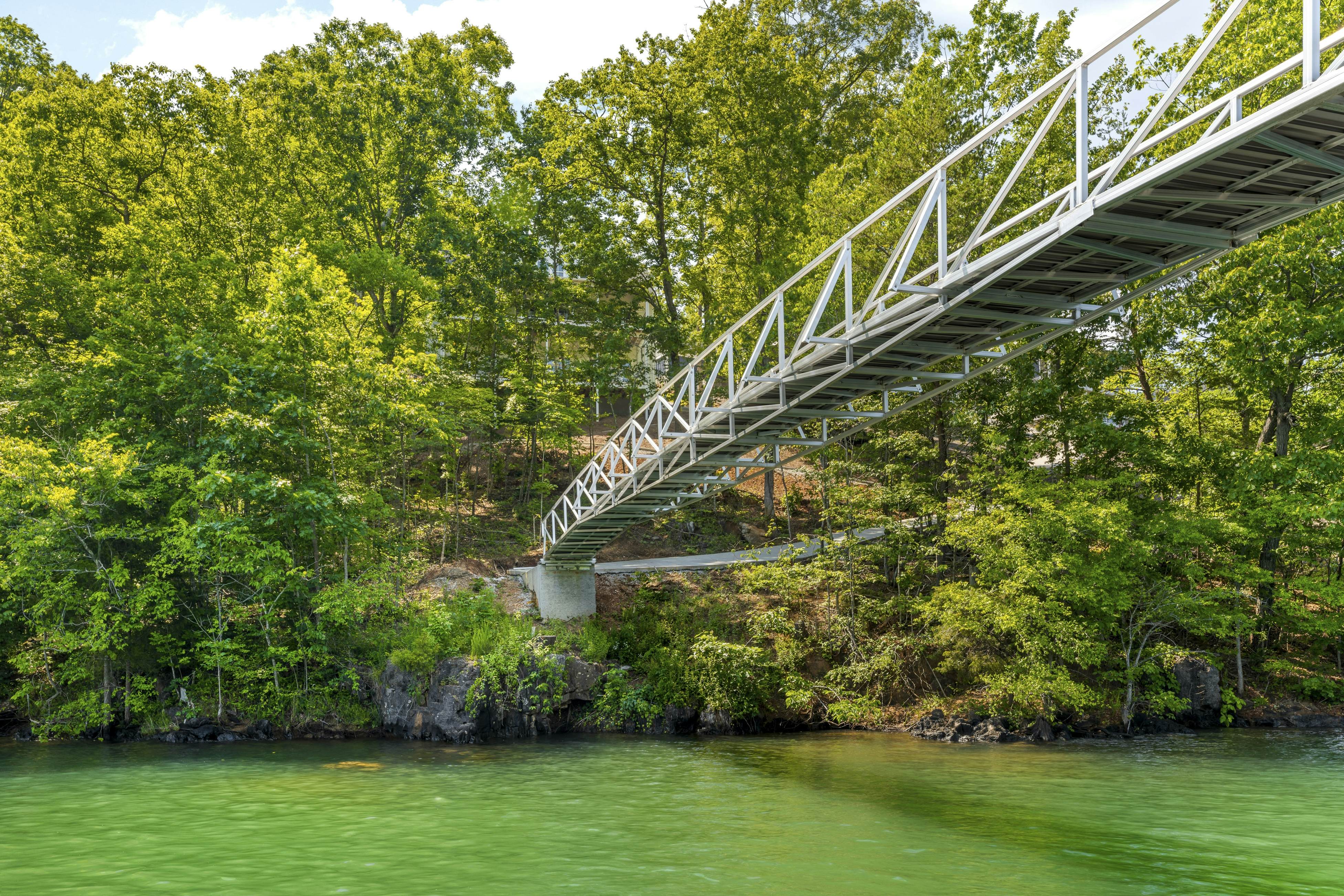 Lakeside Retreat, Sleeps 22・Dock・Grill・Game Room