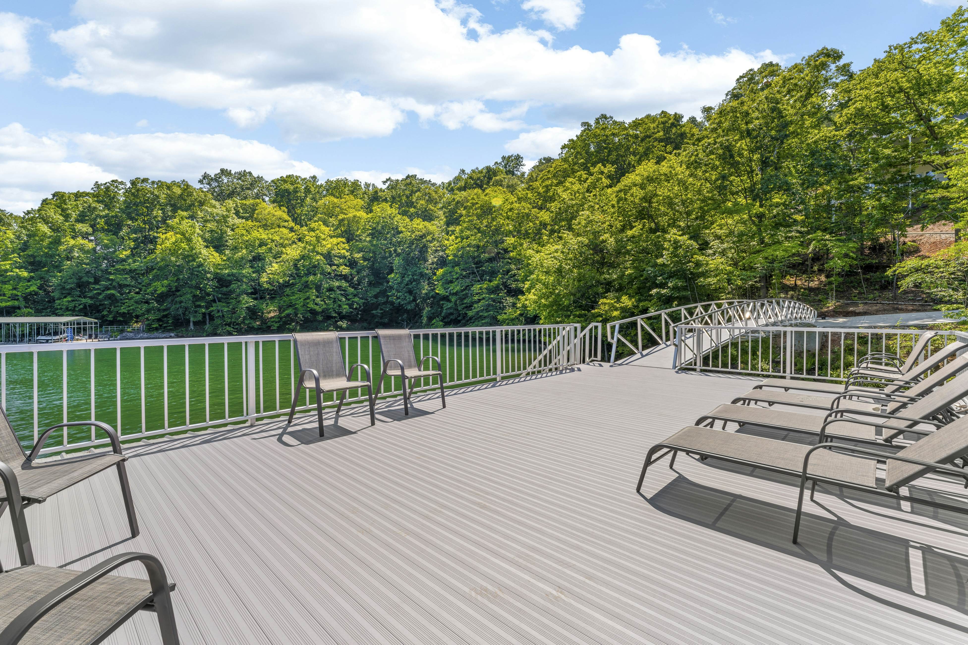 Lakeside Retreat, Sleeps 22・Dock・Grill・Game Room