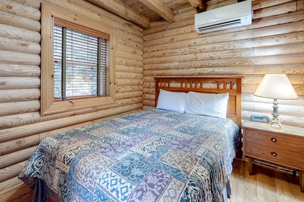 Dog Welcome Lakefront Cabin, Sleep 13・Fire Pit・Private Dock