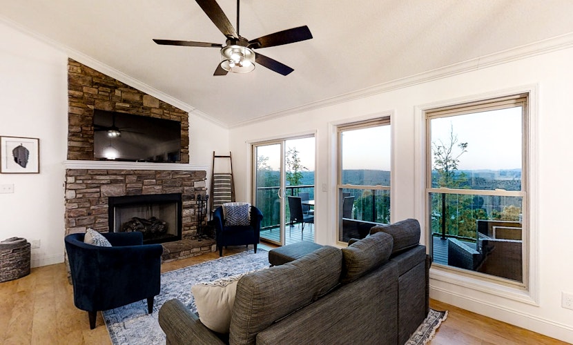 Panoramic Lake Norris Views, Sleeps 12・Deck・Games