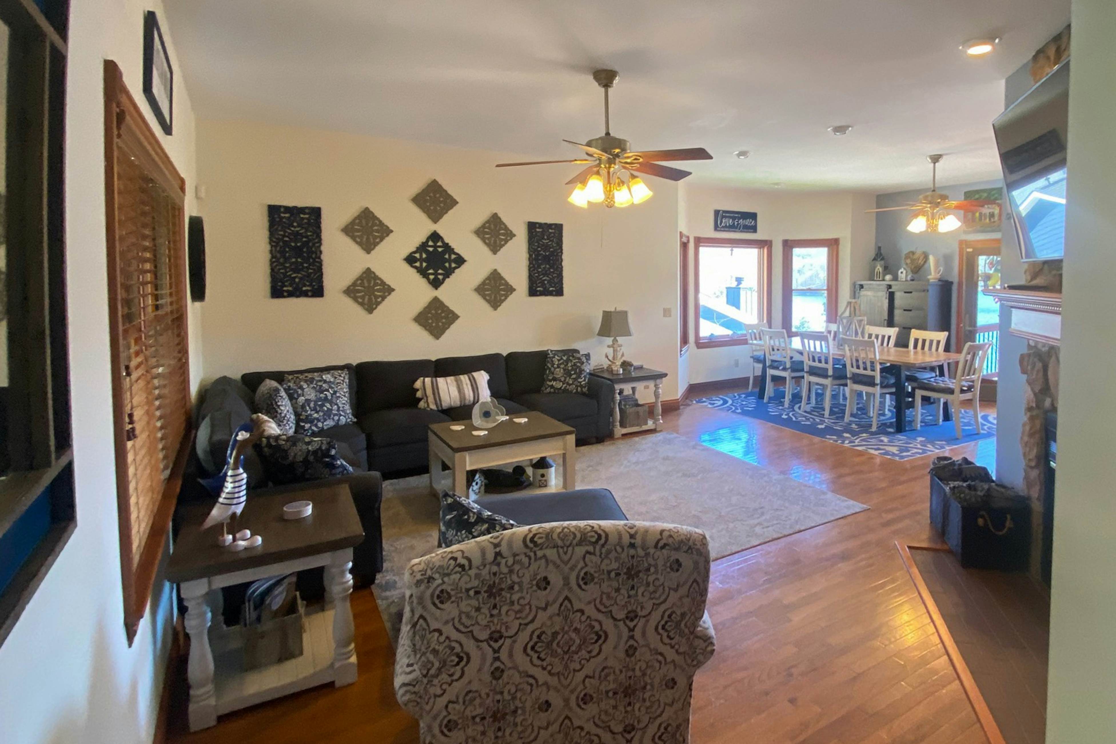 6BR Lakefront Retreat・Dock・Hot Tub・Boat Slips