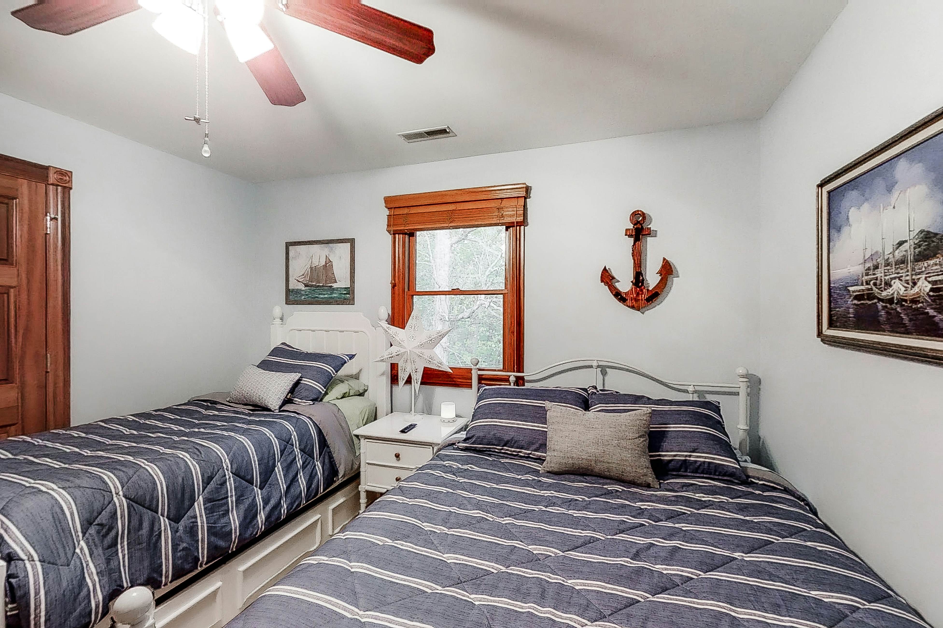 6BR Lakefront Retreat・Dock・Hot Tub・Boat Slips