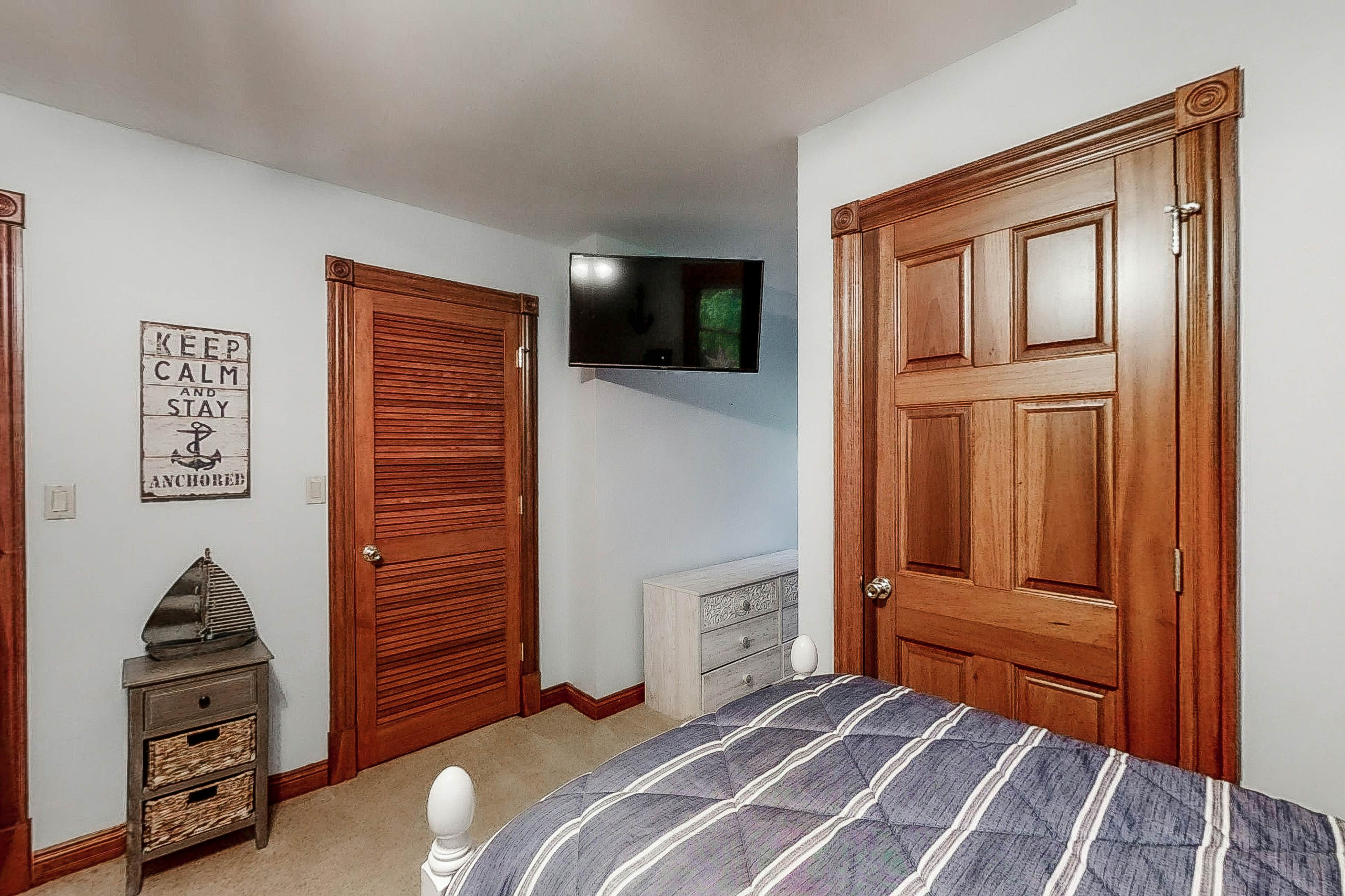 6BR Lakefront Retreat・Dock・Hot Tub・Boat Slips