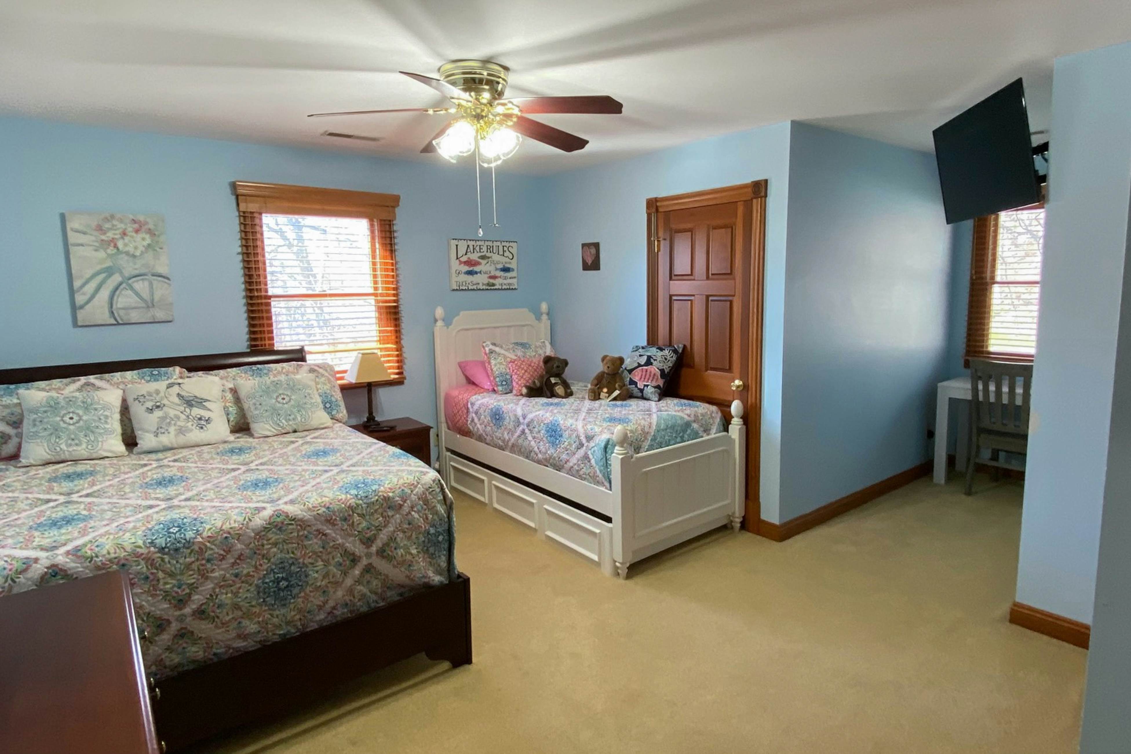 6BR Lakefront Retreat・Dock・Hot Tub・Boat Slips