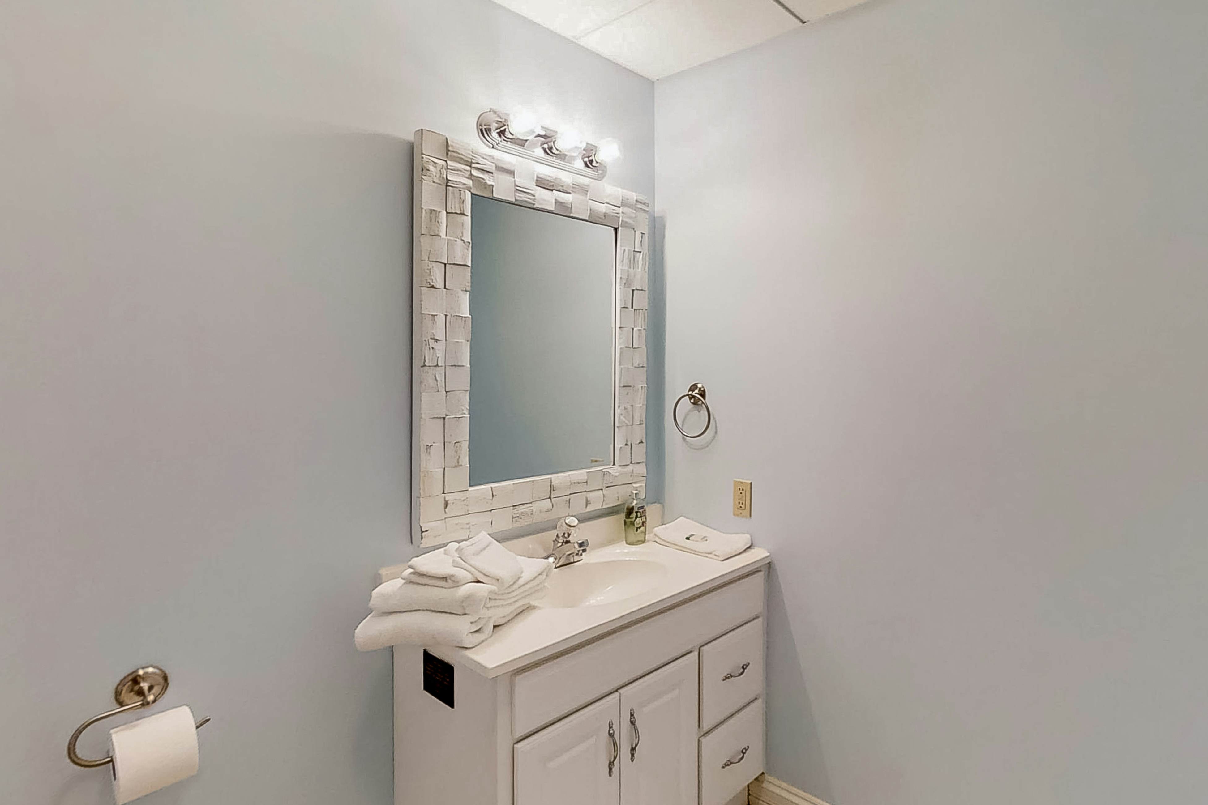 6BR Lakefront Retreat・Dock・Hot Tub・Boat Slips