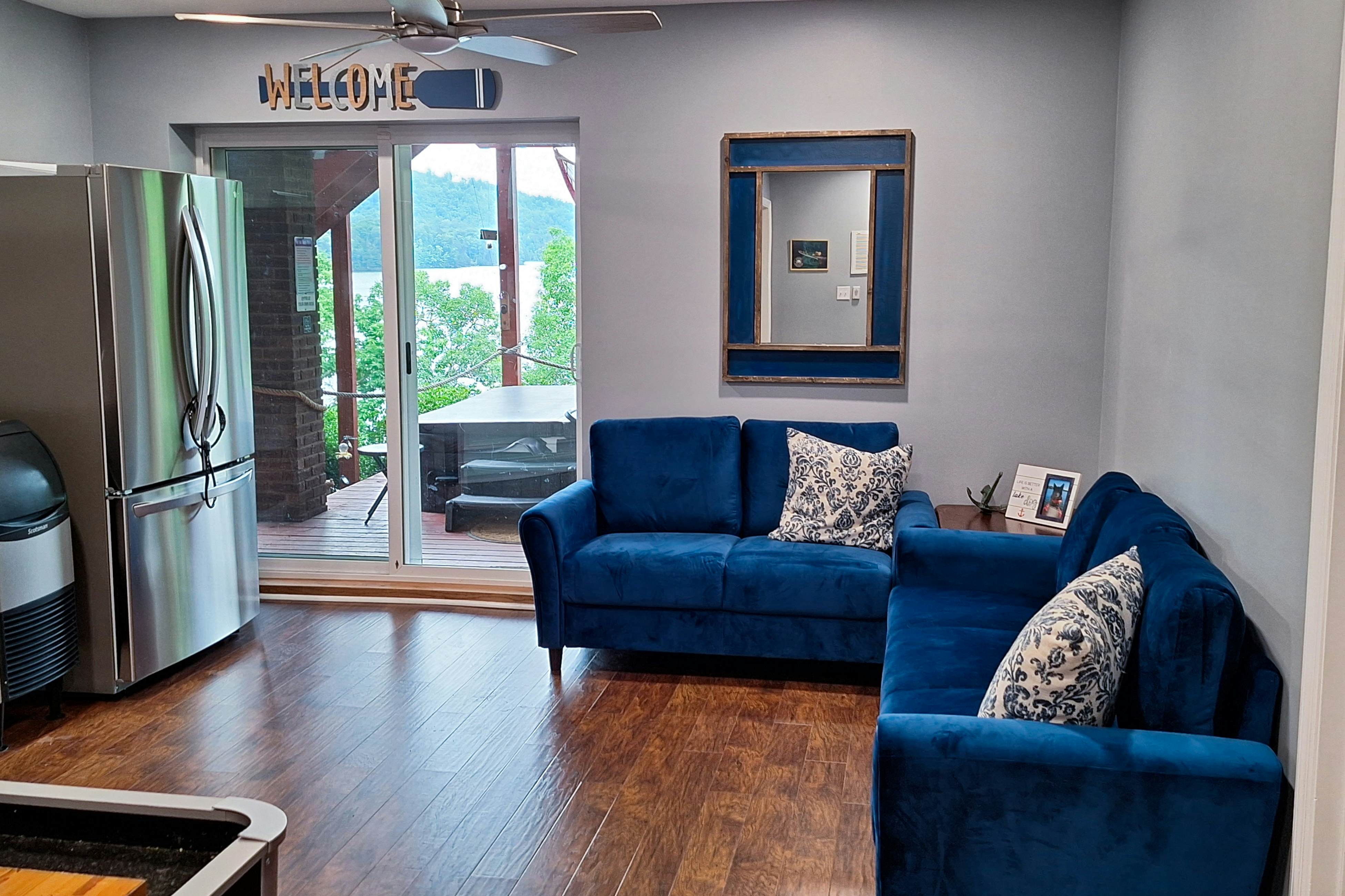 6BR Lakefront Retreat・Dock・Hot Tub・Boat Slips