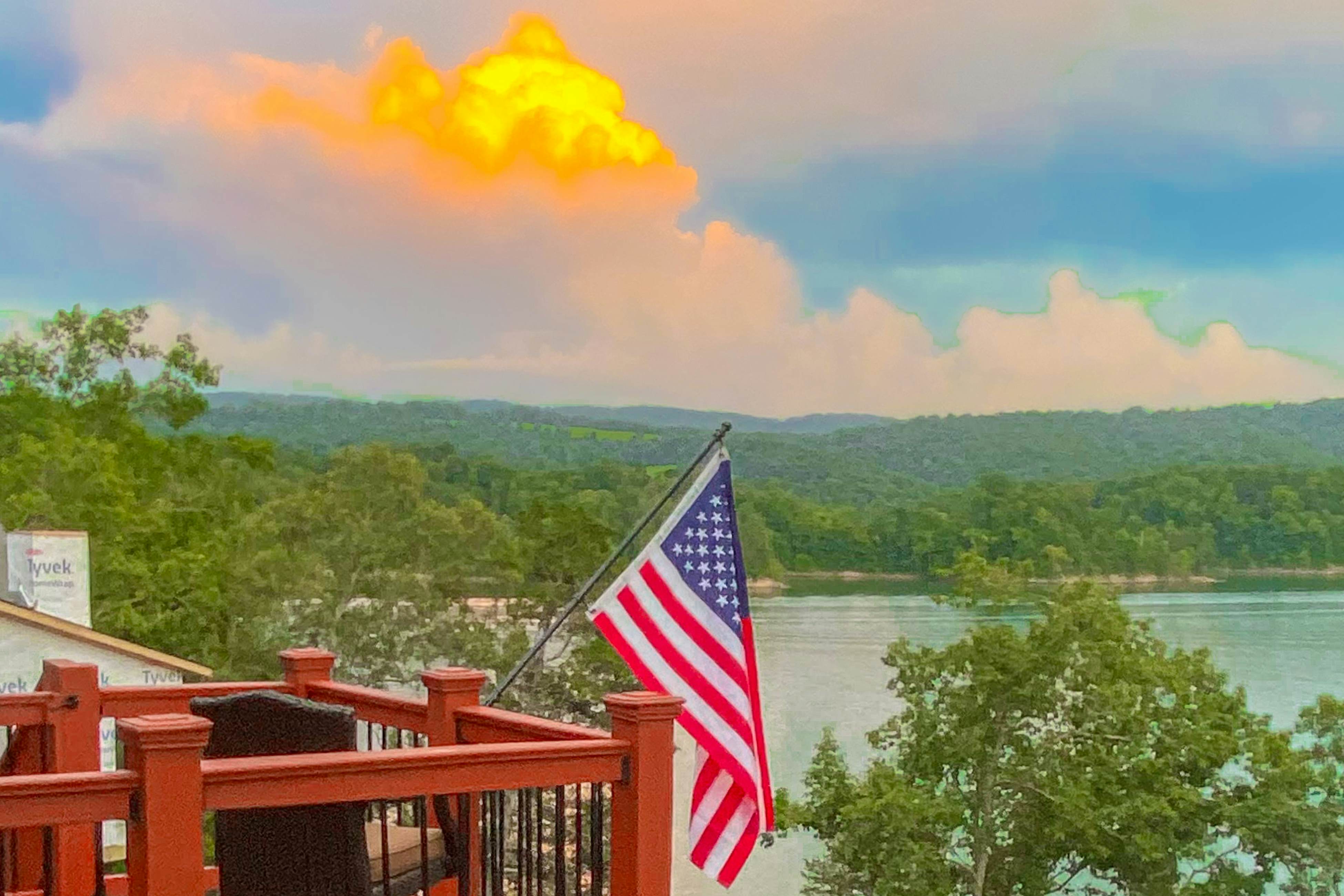 6BR Lakefront Retreat・Dock・Hot Tub・Boat Slips